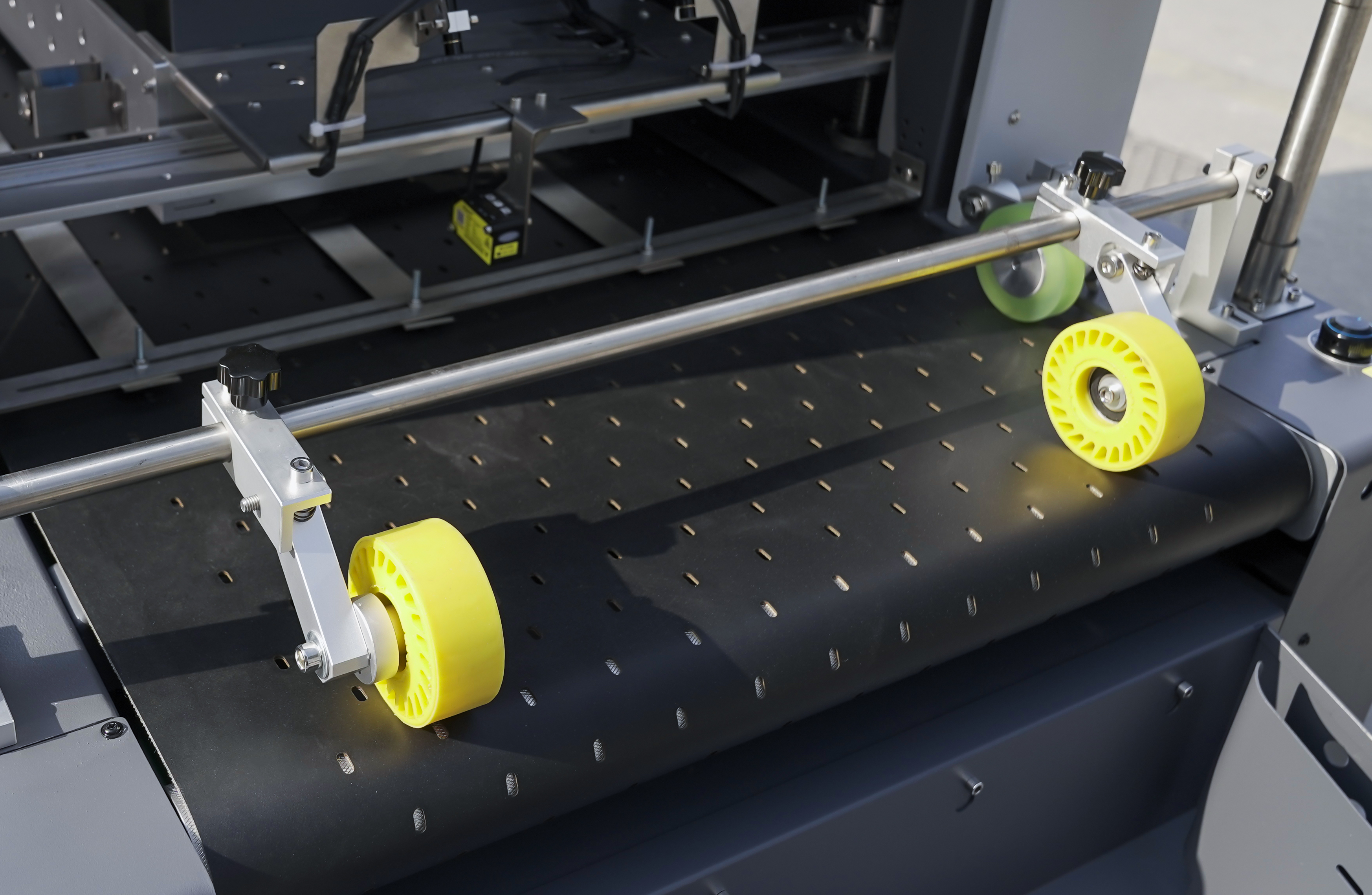 The 65-degree moderately hard paper feed sun wheel ensures safer, smoother, and more mark-free feeding.