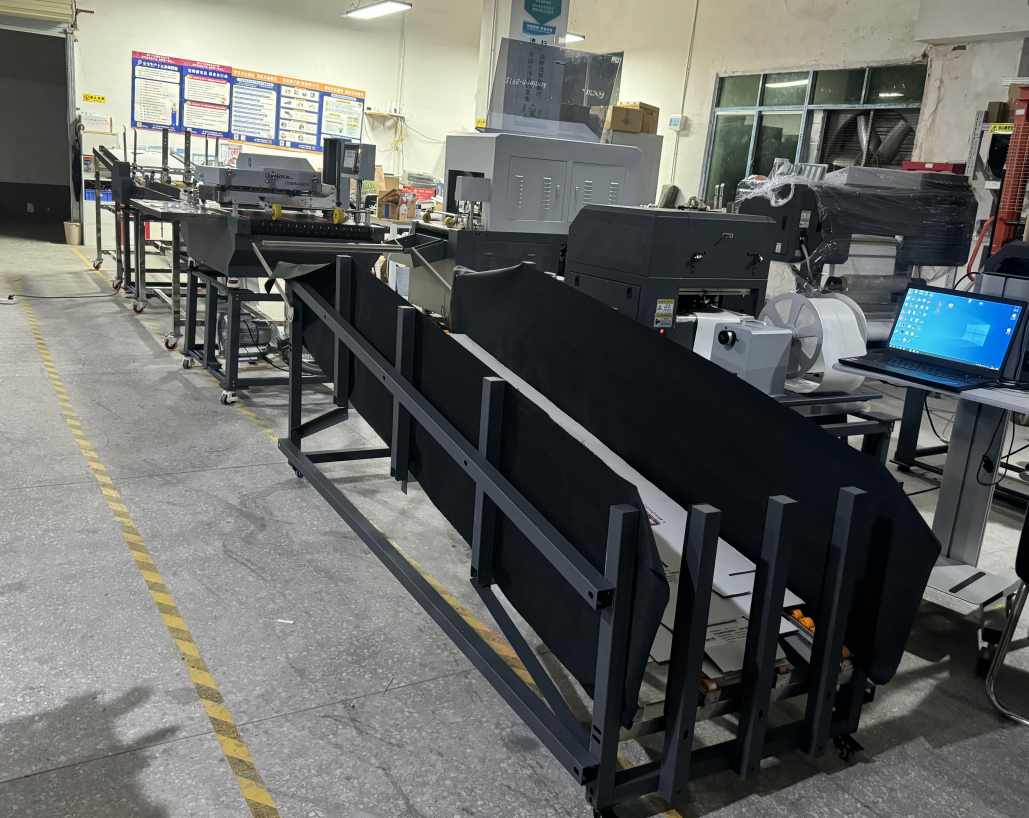 upstream feeding and downstream collection modules integrated with single pass corrugated printing line