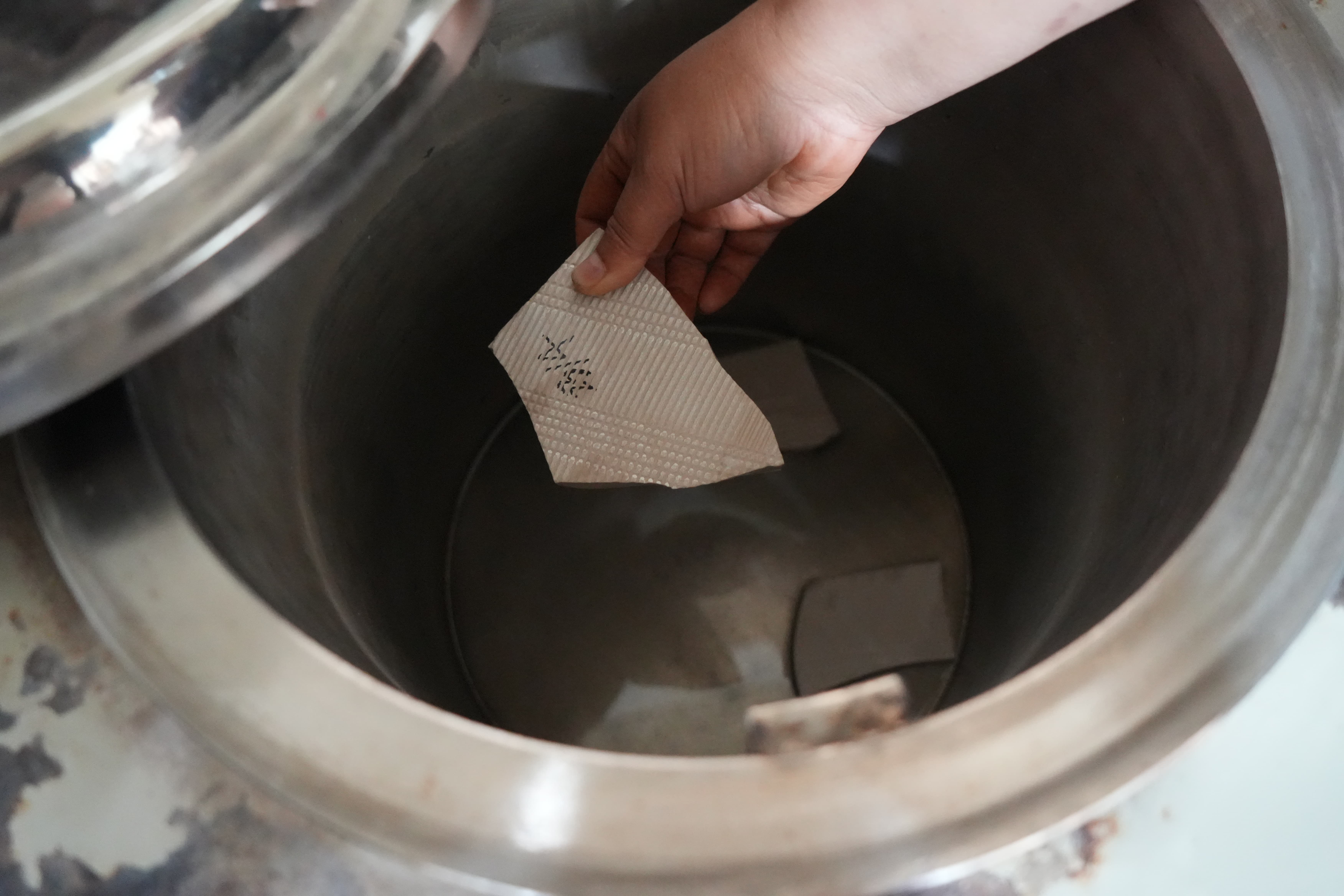 All-King Ceramics tile water absorption test demonstrating low porosity