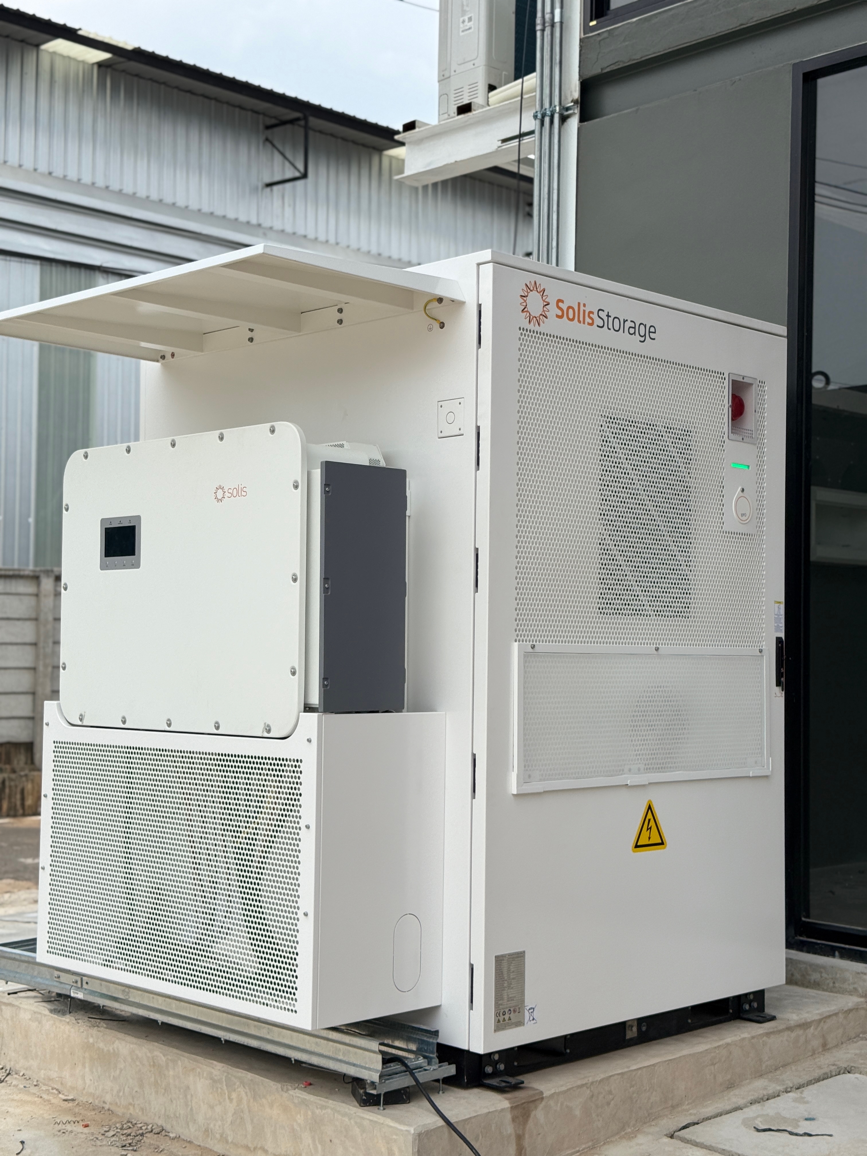 Outdoor C&I Energy Storage Cabinet deployed in industrial environment