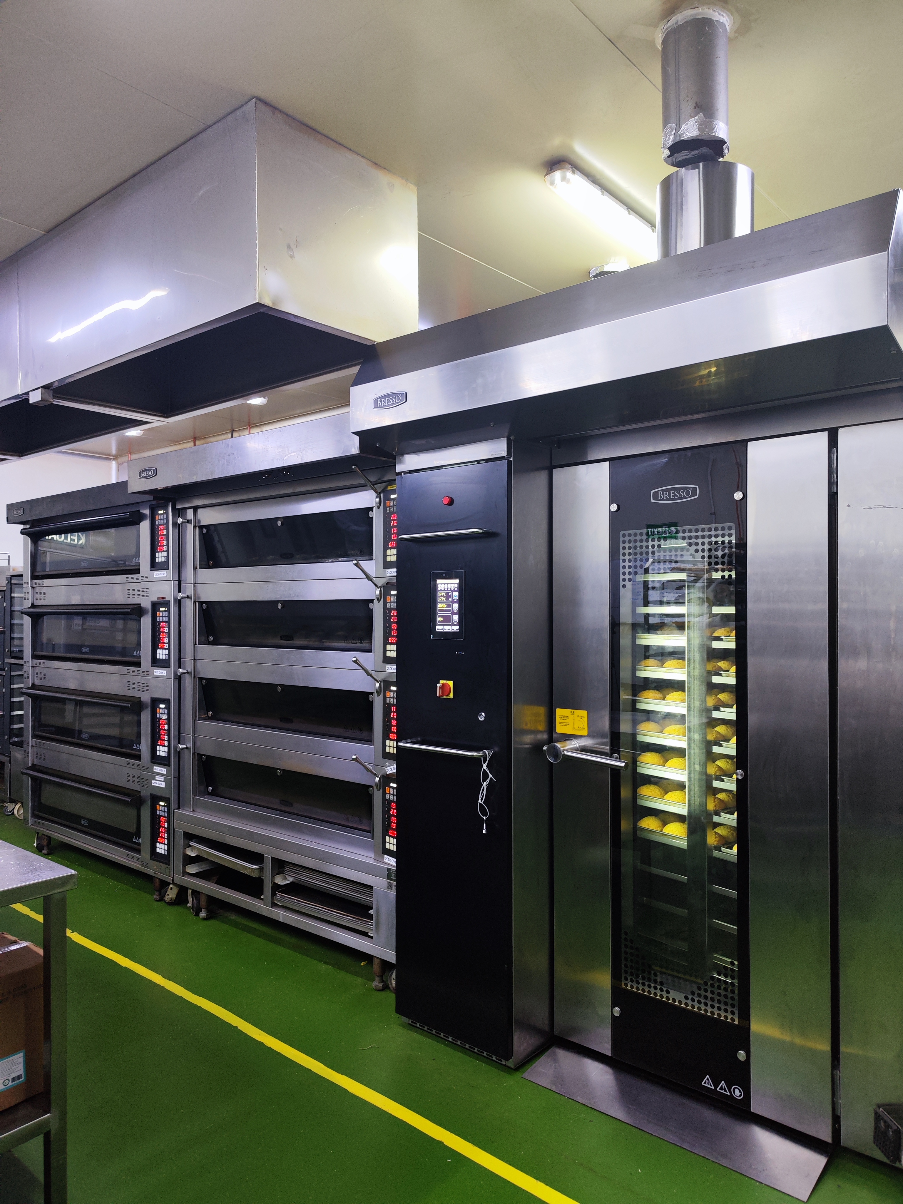 BRESSO oven installed in a Malaysian bakery chain producing croissants and pastries