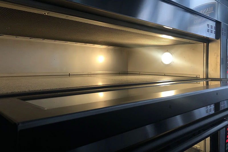 Medium Capacity 3 Deck 9 Tray Asian Oven 24kW for Growing Bakeries
