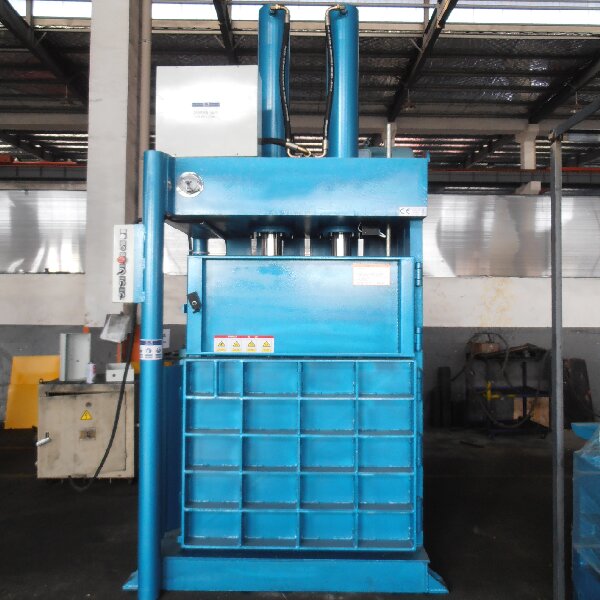 NK110T150 vertical hydraulic baler front view