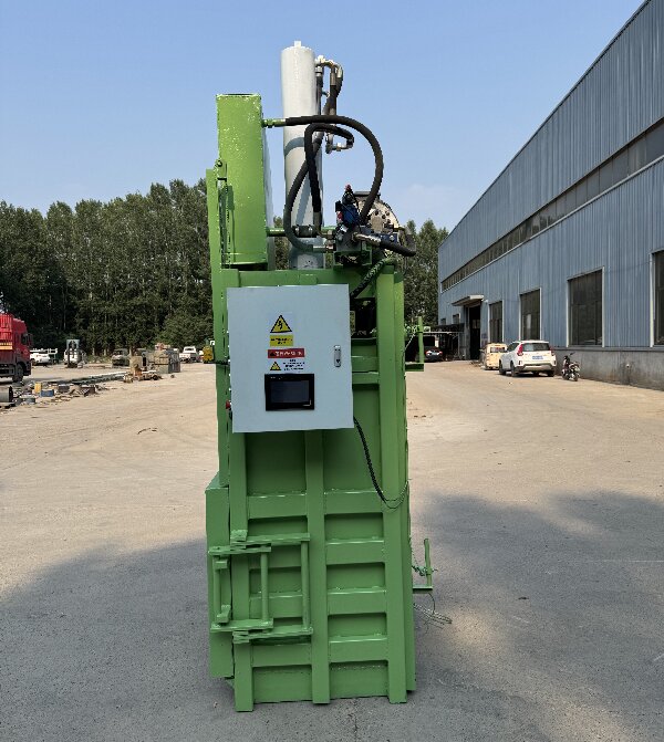 Máquina vertical empacadora de papel usado NKBALER modelo NK1070T60