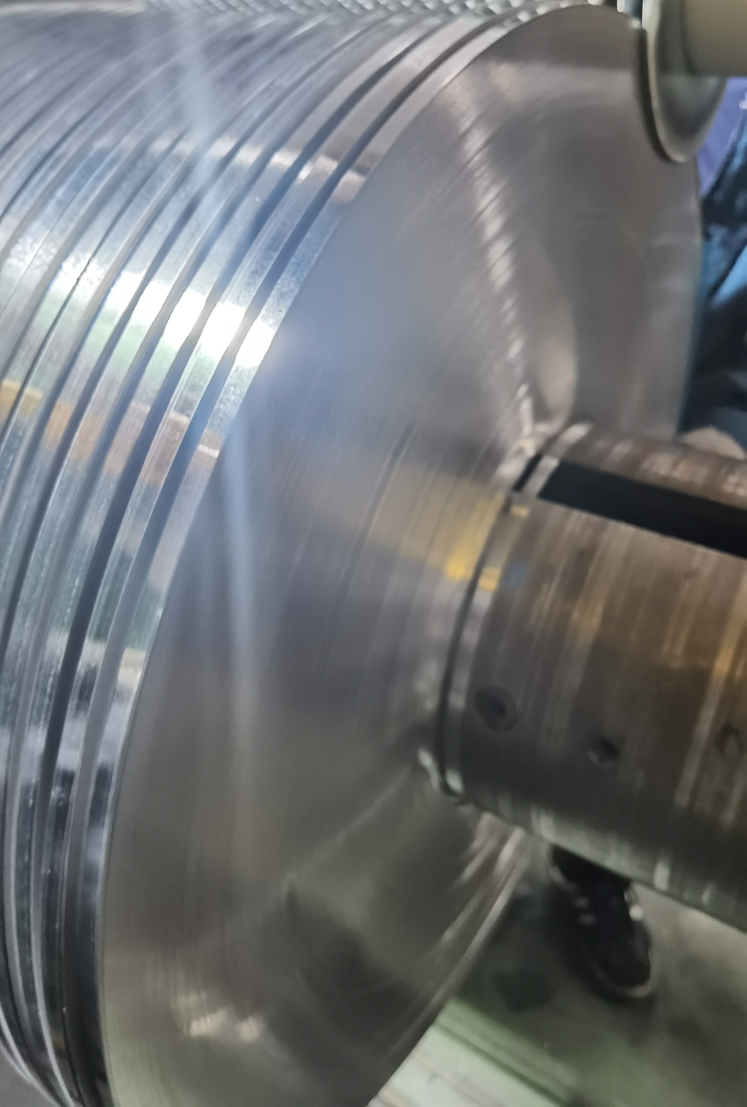 Precision slitting of stainless steel strip at 7.0 mm width