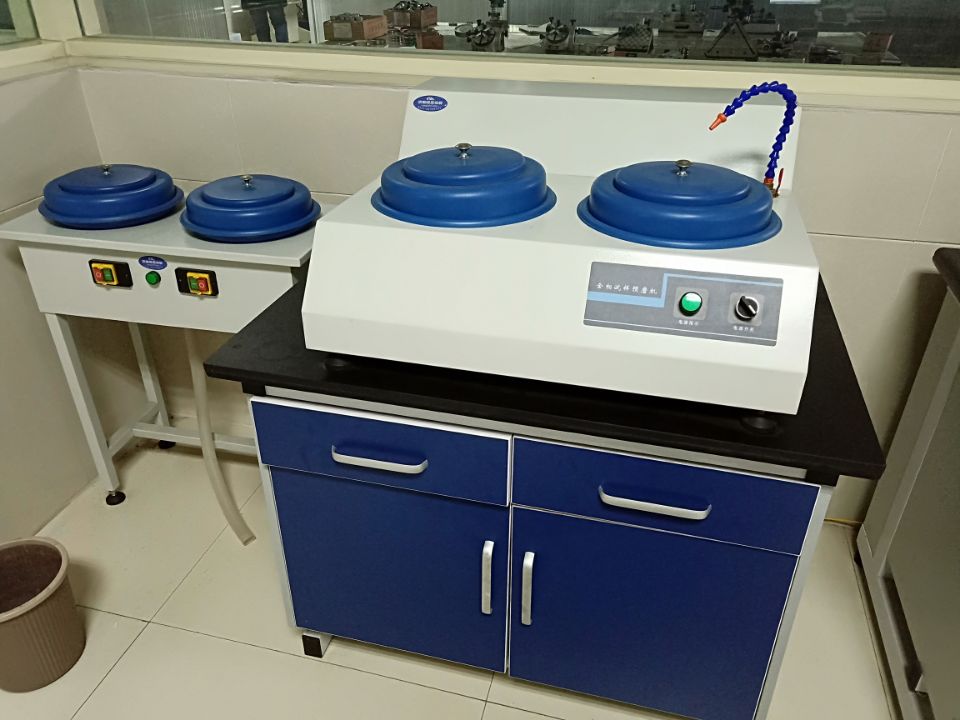 Material testing instrument verifying bearing steel grades before a pillow block bearing production batch is released