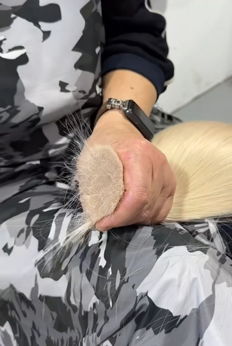 Quality risk control process at Dolas Dream factory - inspection of raw hair