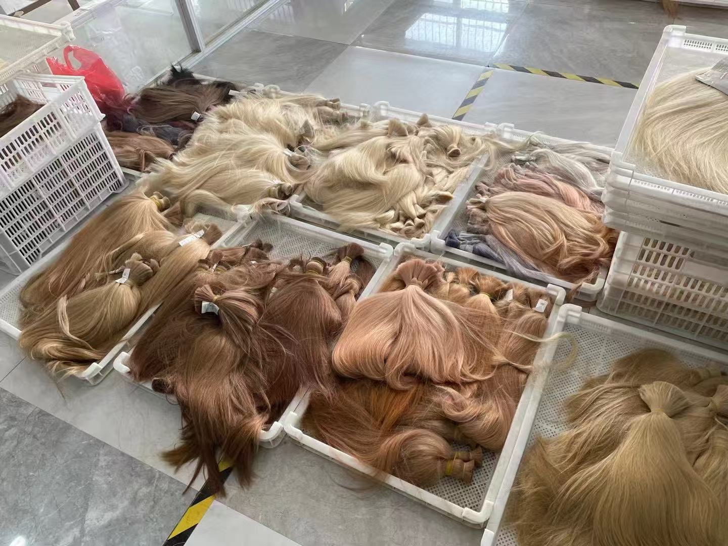 Single donor hair source used in Dolas Dream Genius Weft production