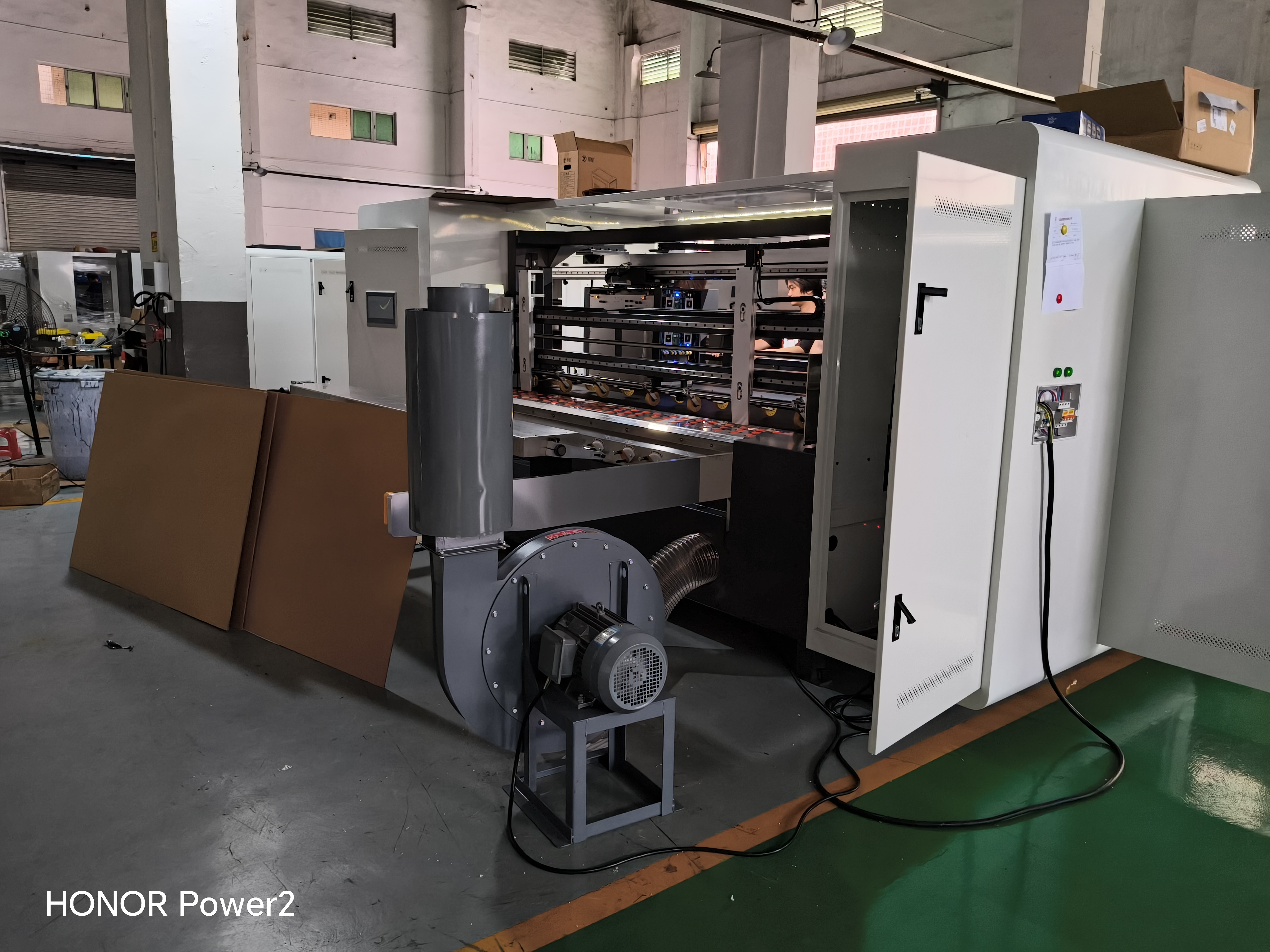Large suction conveyor belt printing platform