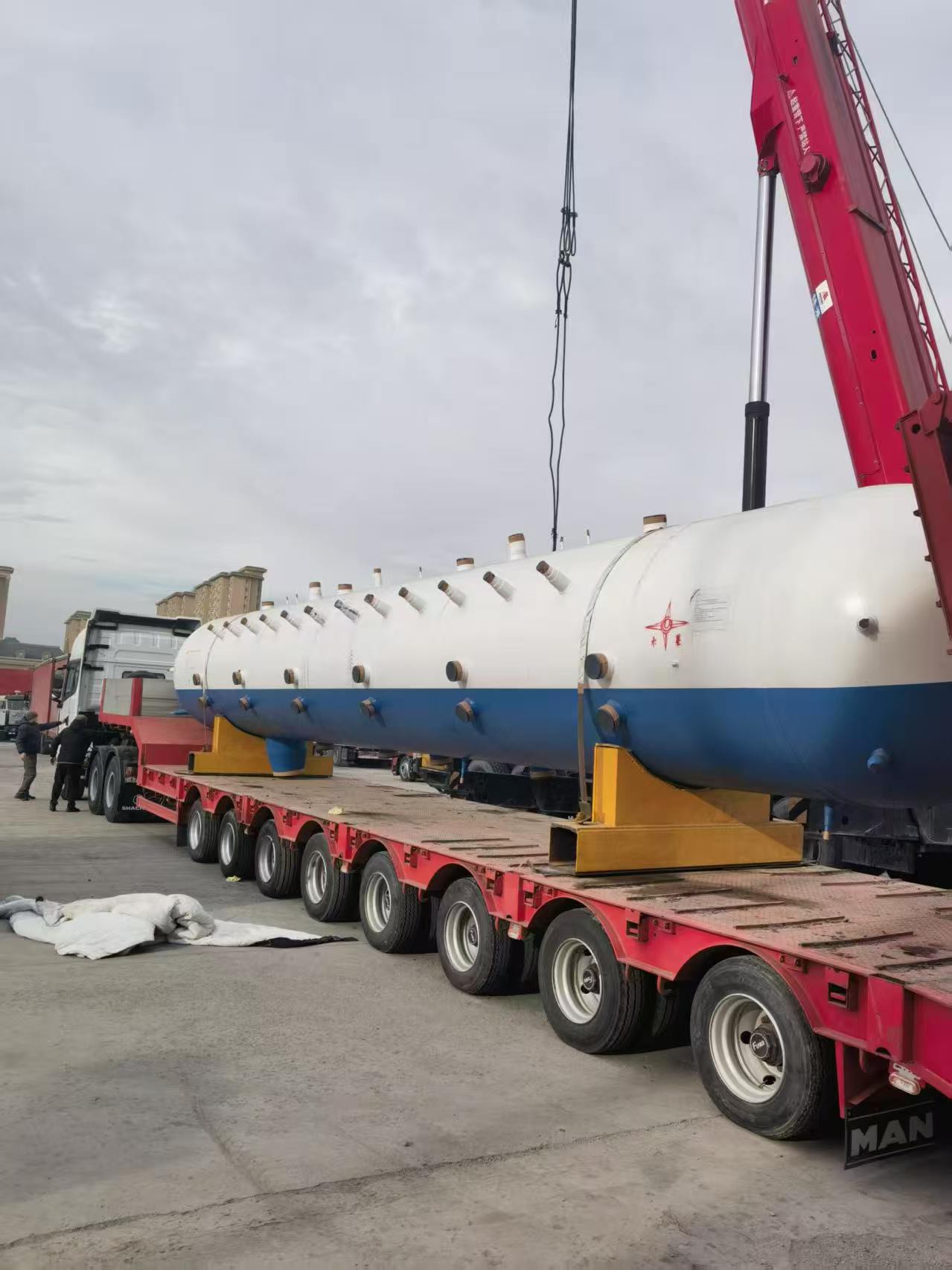 Oversized cargo transport scenario in import logistics