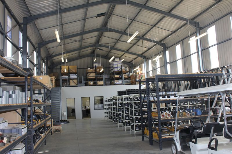 Qingdao Top Run warehouse for truck crane parts storage and export logistics