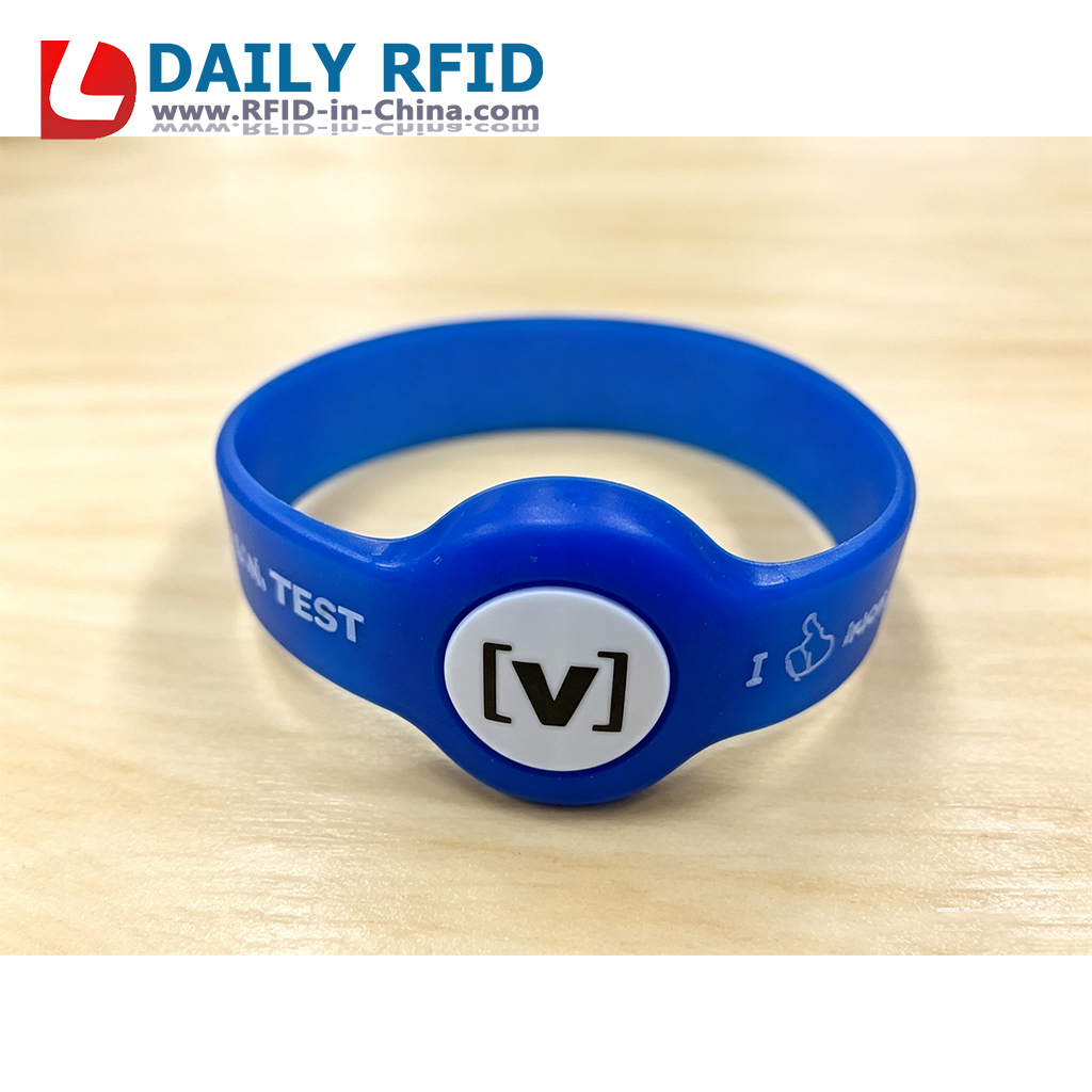LF TK4100 Wristband-2<p class=