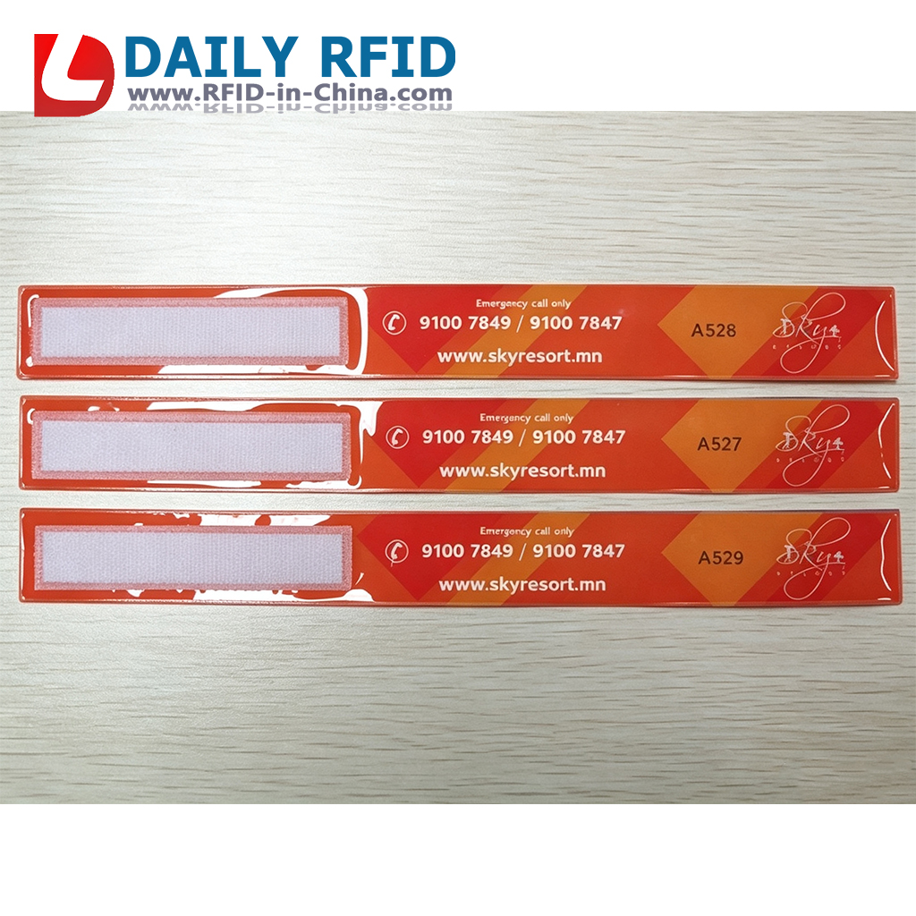 Wristband<p class=