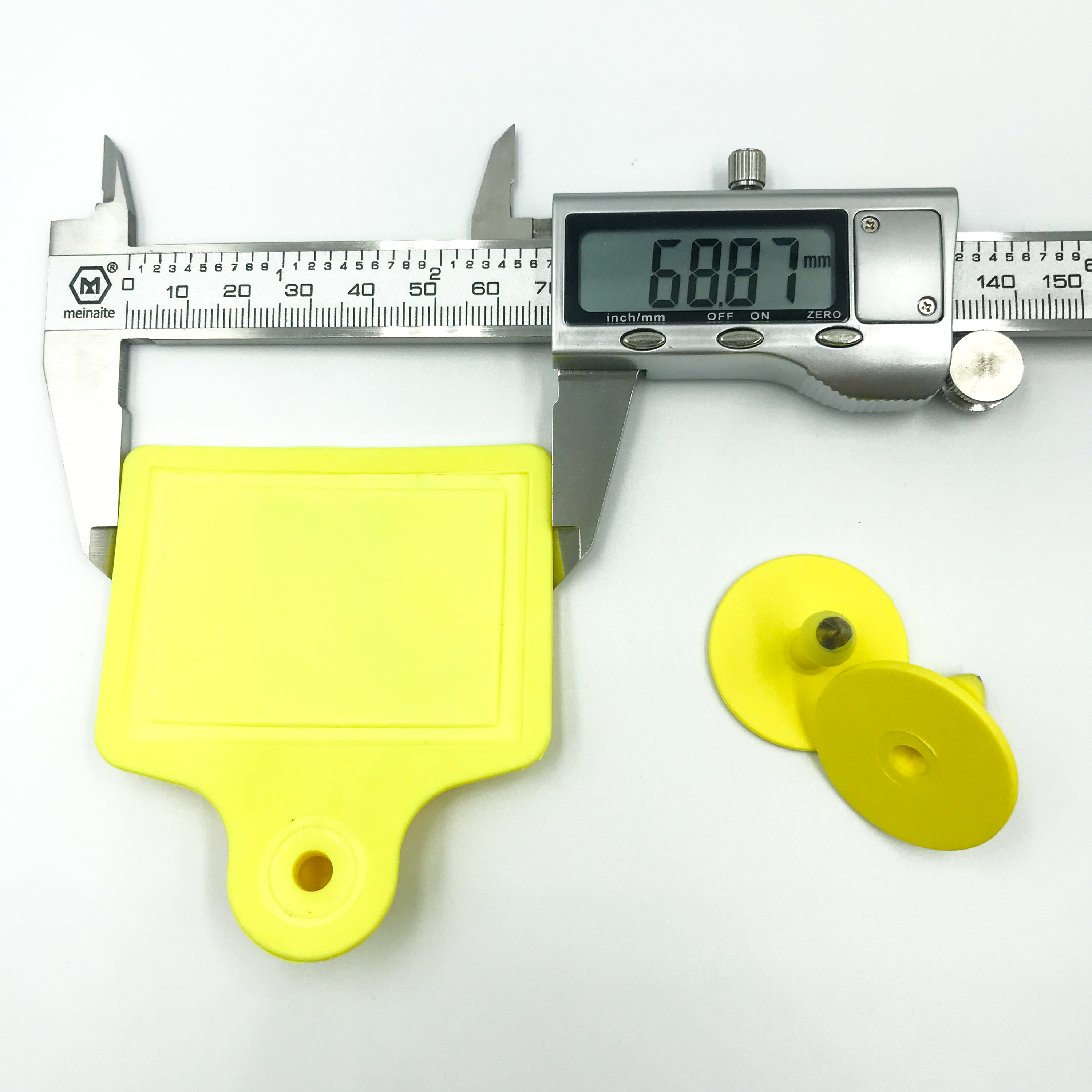 UHF Anti-allergic RFID Livestock Ear Tag (3)<p class=