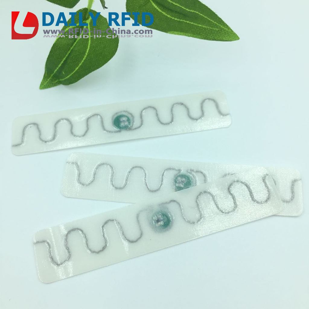 UHF Cloth laundry label 8818<p class=