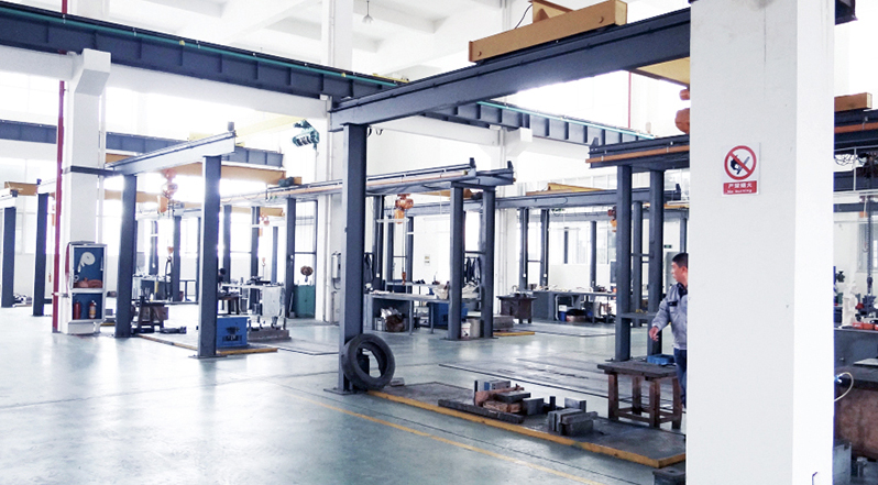 Mold manufacturing workshop for multi-category commodity moulds in Huangyan