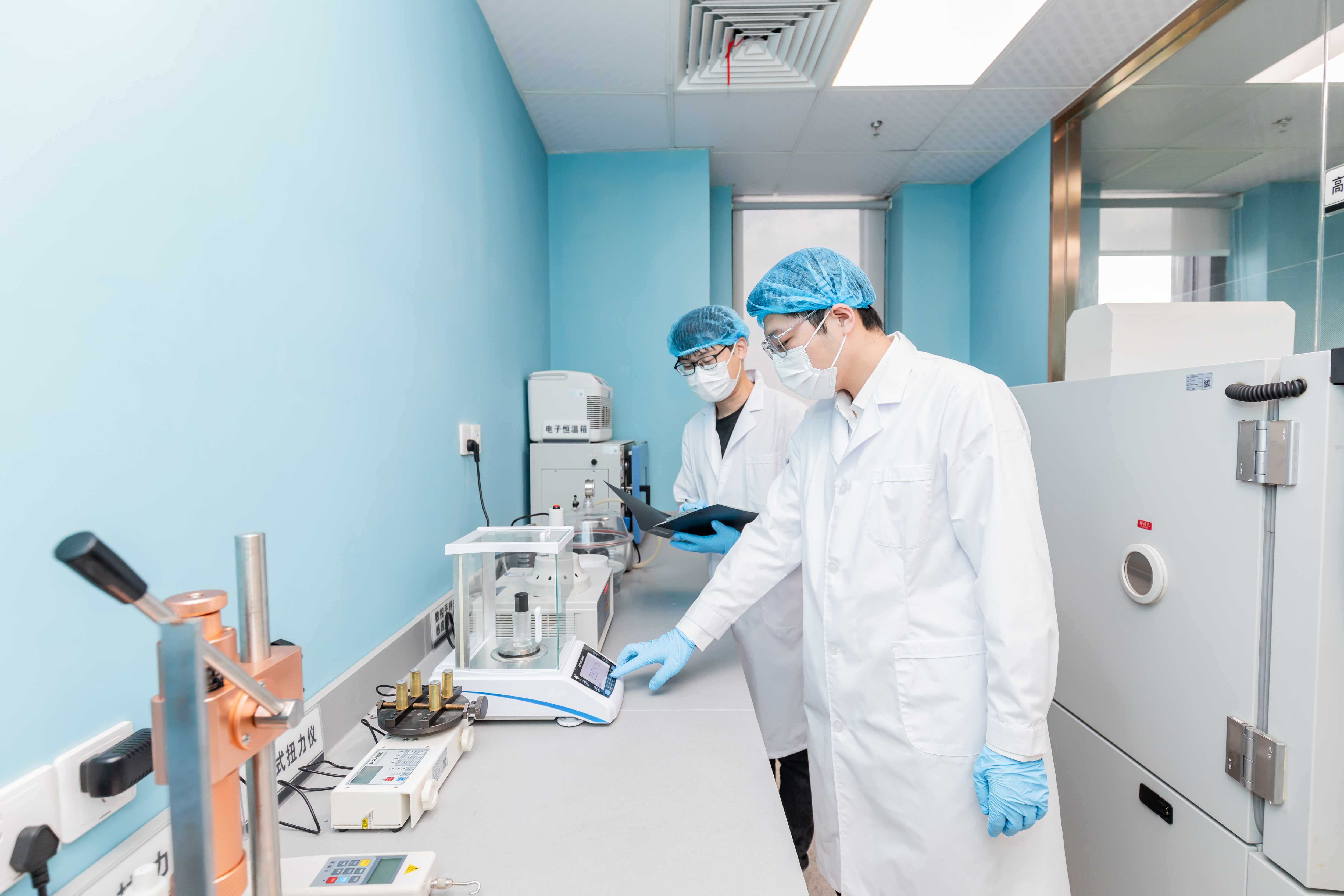 In-process weight and volume check on a plastic bottle production line