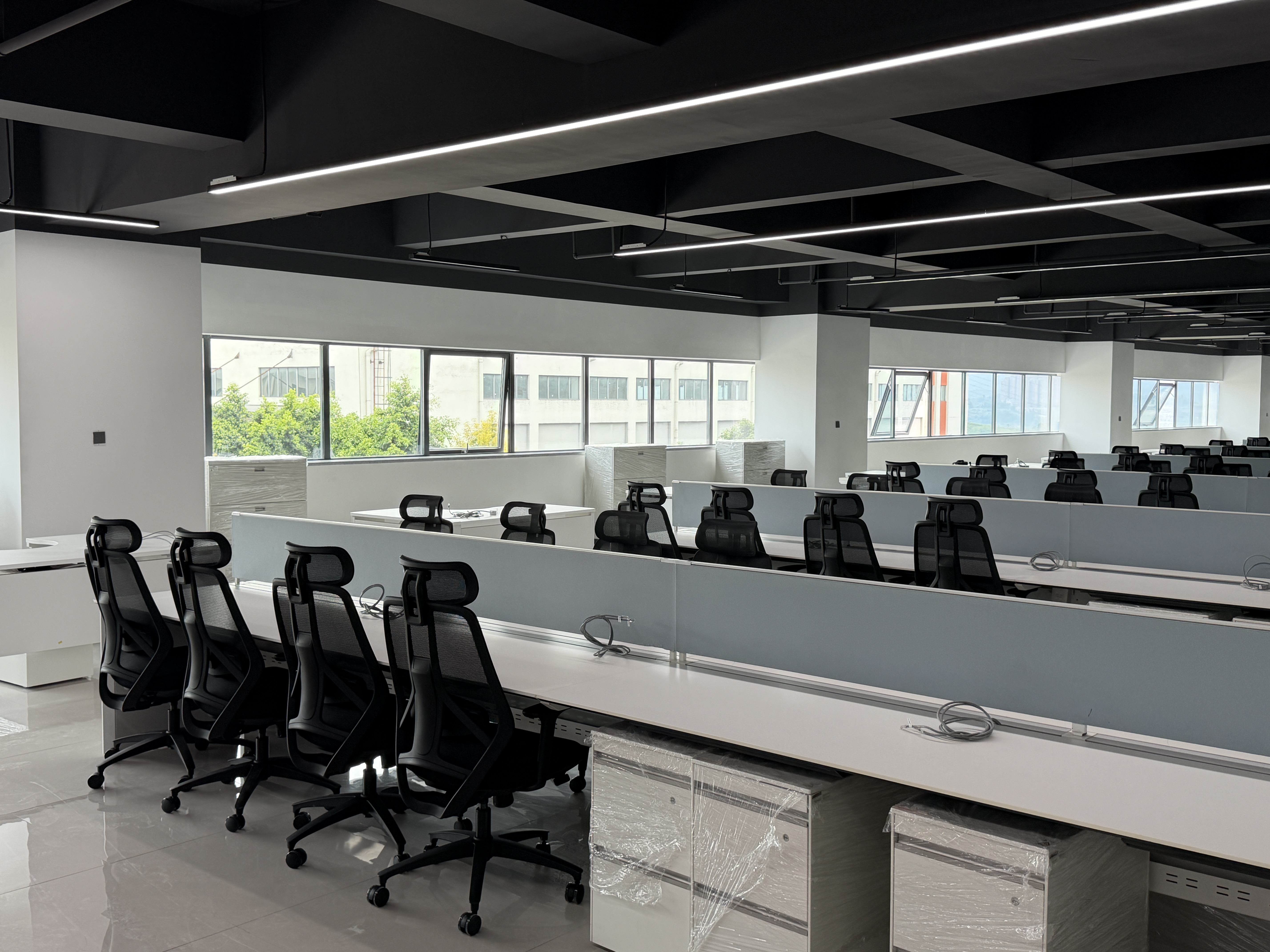 Office chair application in a real office setting showing Kabel product