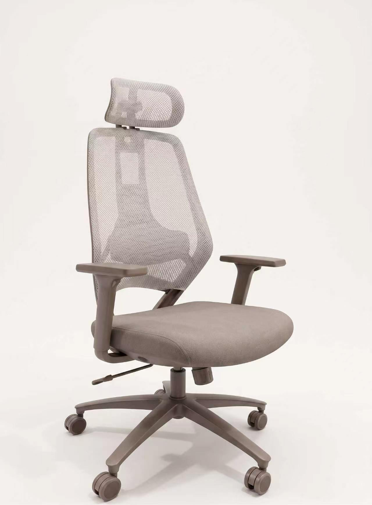Kabel mesh office chair in use