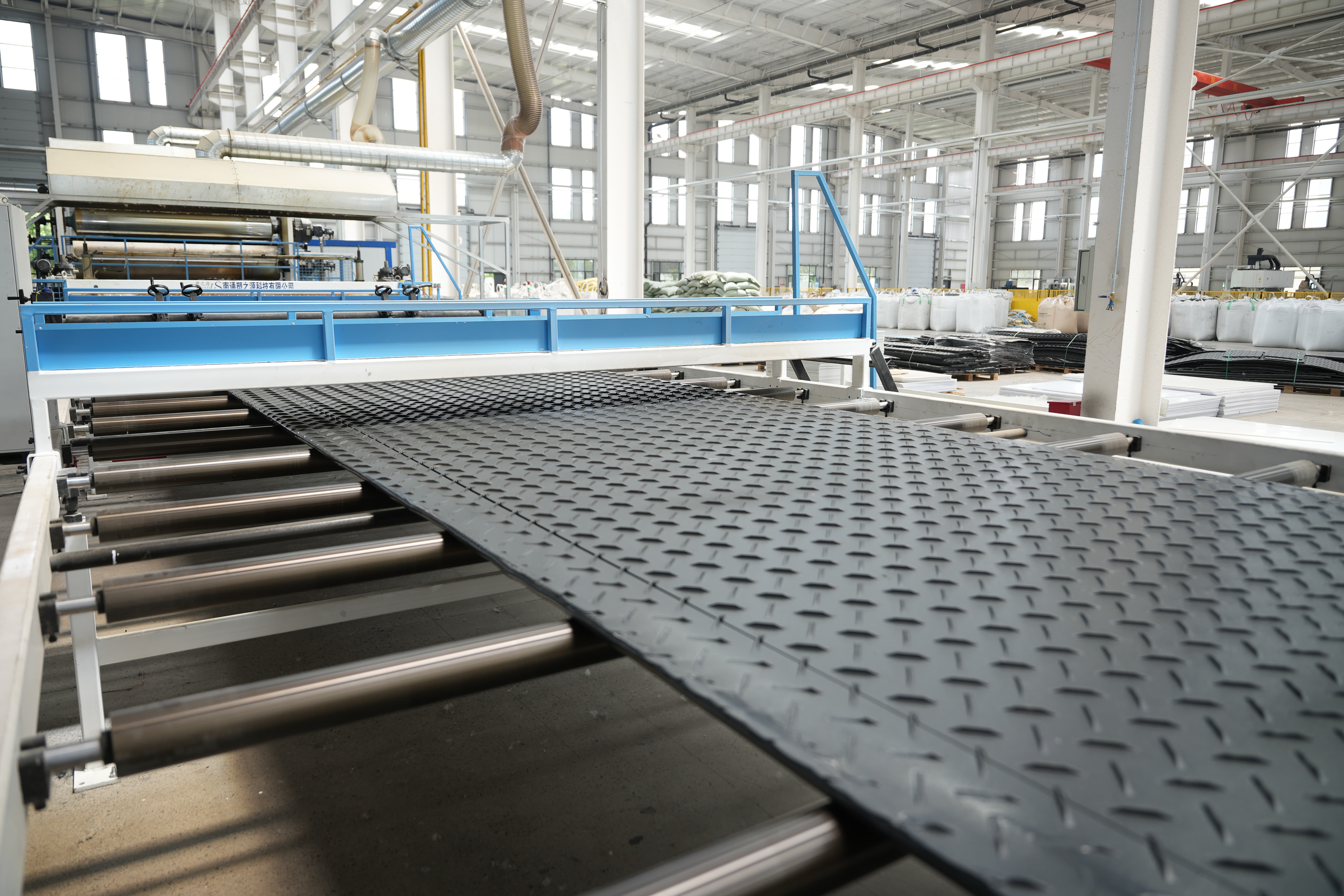 Temporary Roadway Mat
