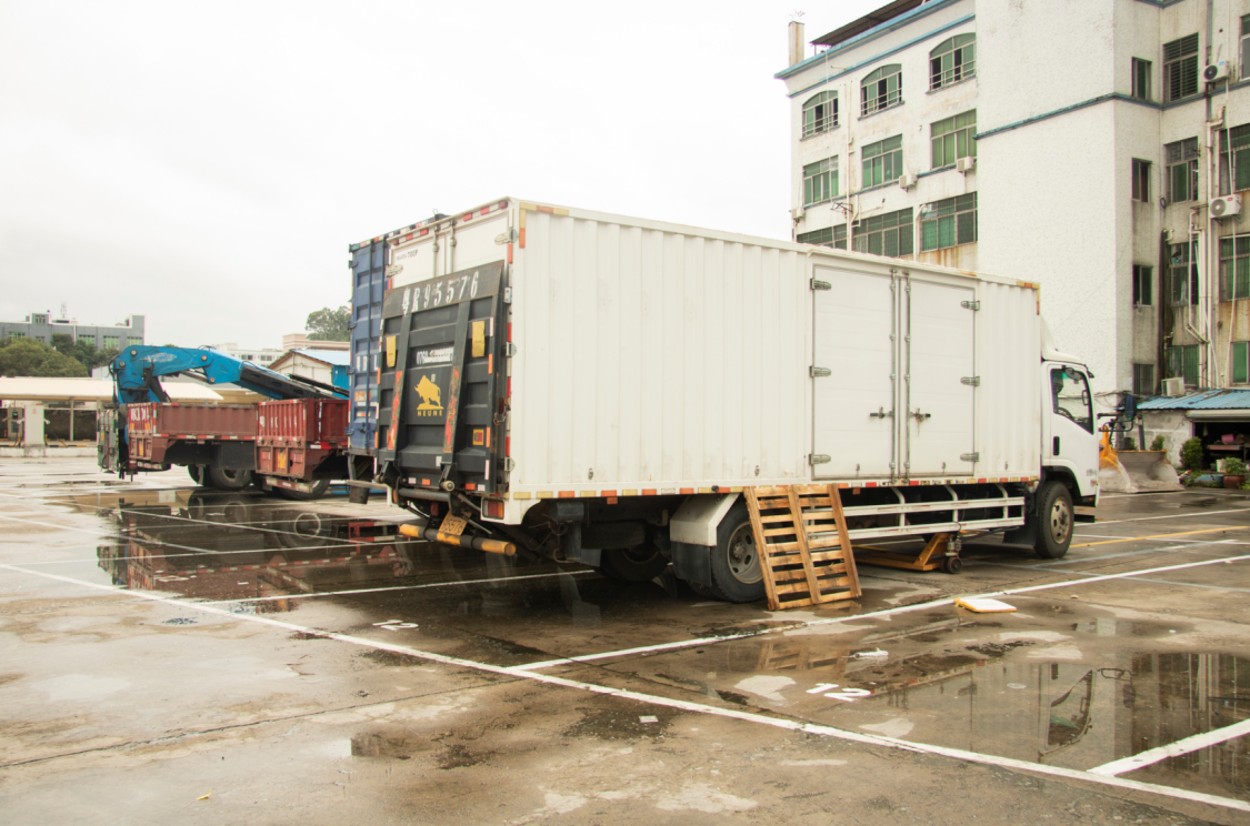 Jusnova OEM jewelry shipment and packaging