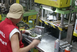 Wax tree molding