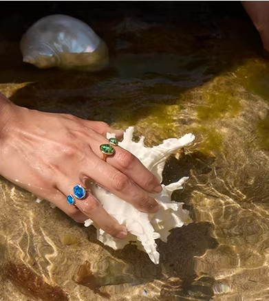 Water-Resistant Stainless Steel Jewelry Stainless steel jewelry resisting seawater immersion in a daily wear scenario