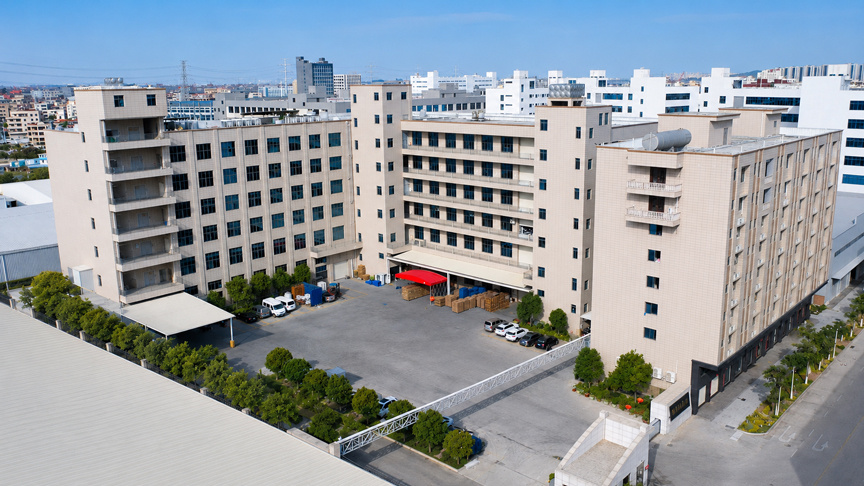 Portioning and packing facility used for UrSnacks strawberry production