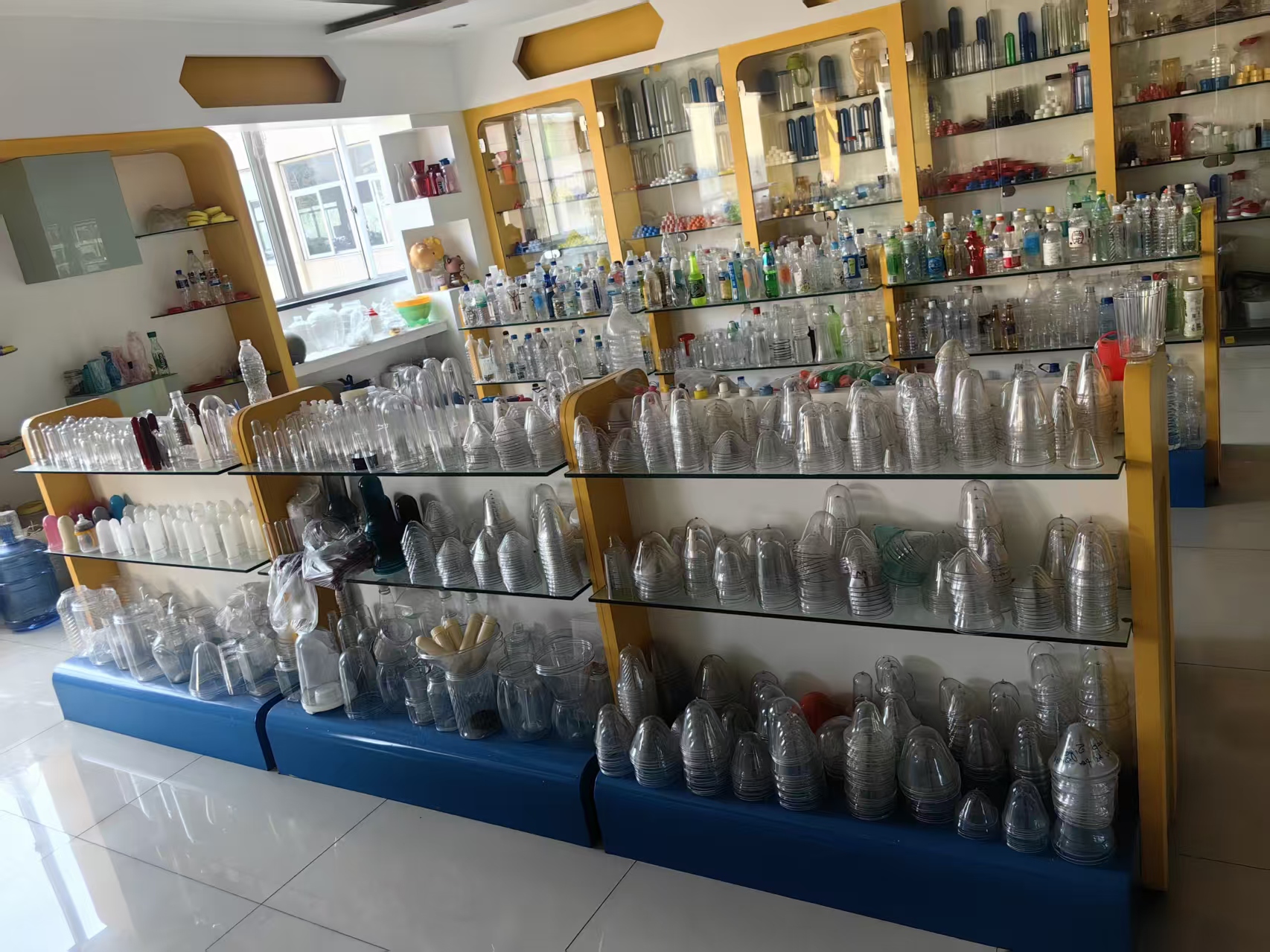 PET preforms produced by a Yongjiang PET preform injection machine