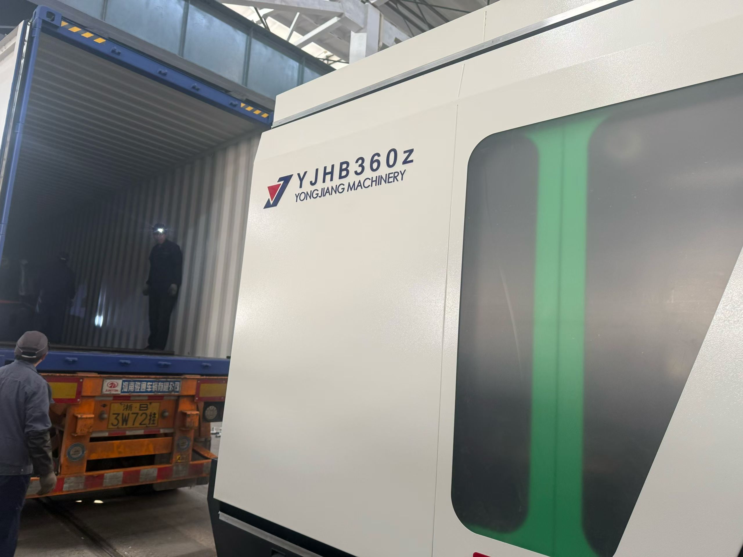 YJPT-360 360 ton high speed PET preform injection machine full view