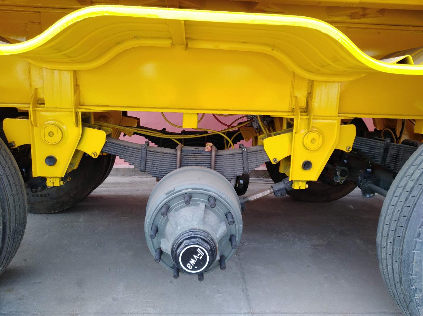 Dump semi trailer