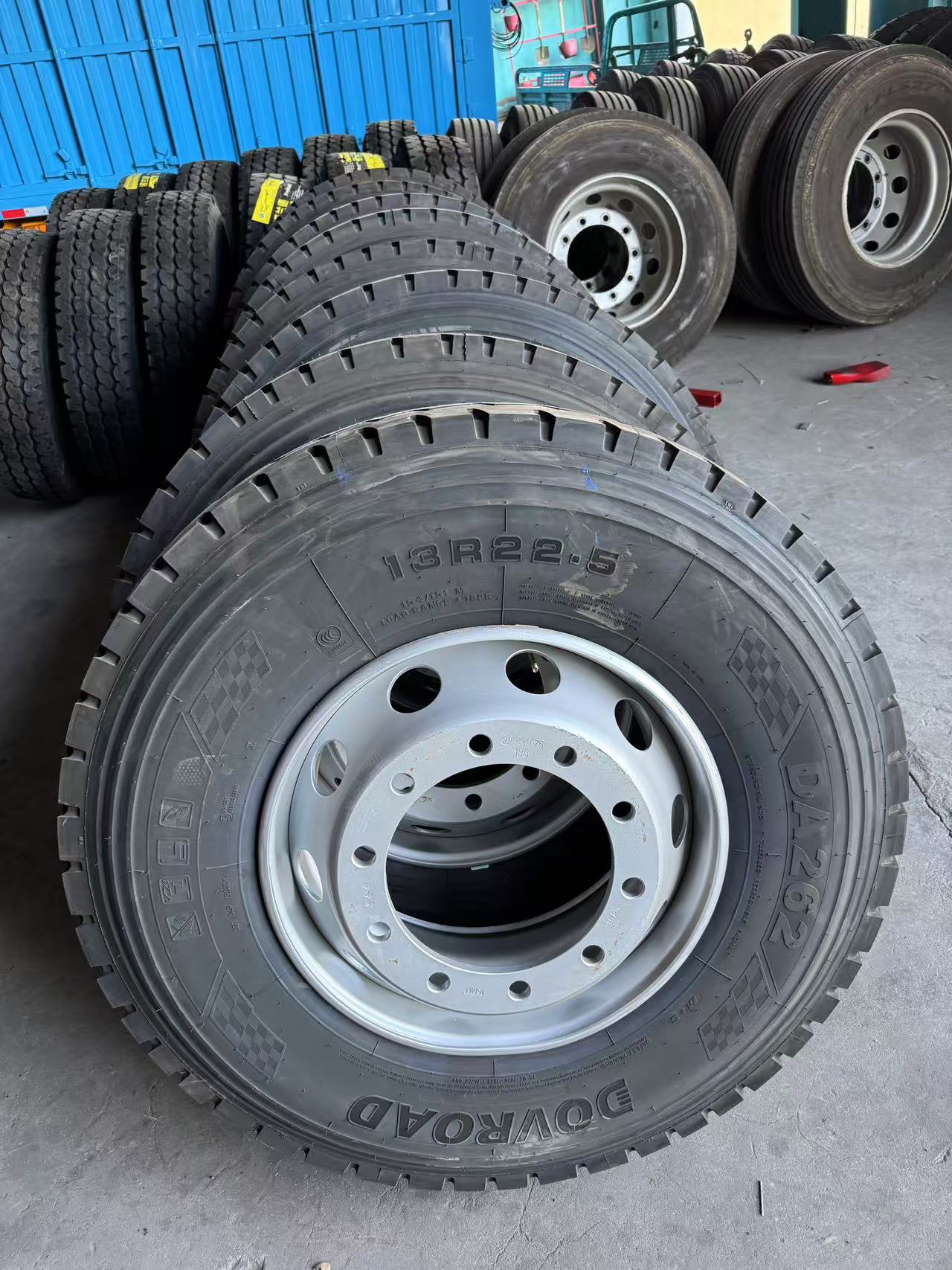 Dump semi trailer
