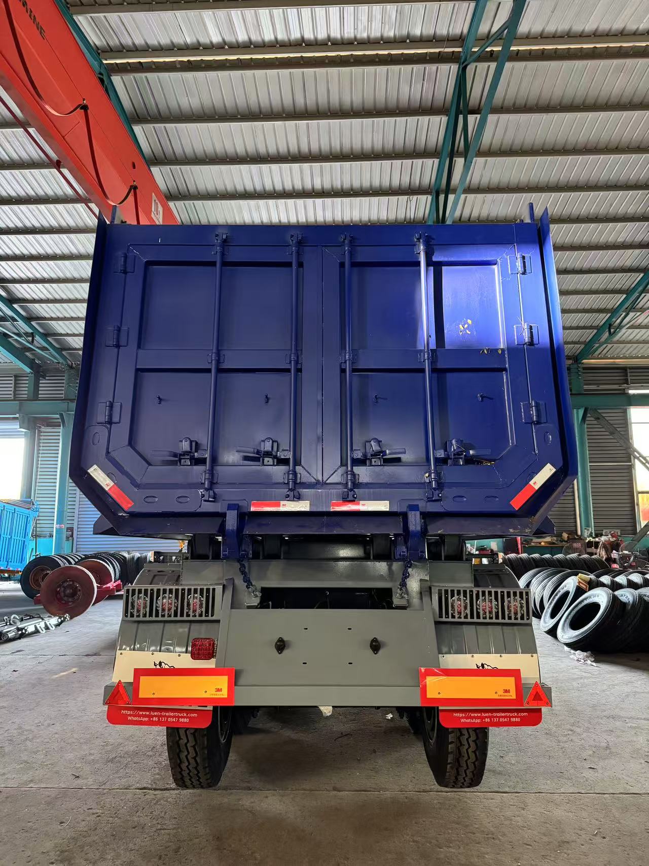 Dump semi trailer