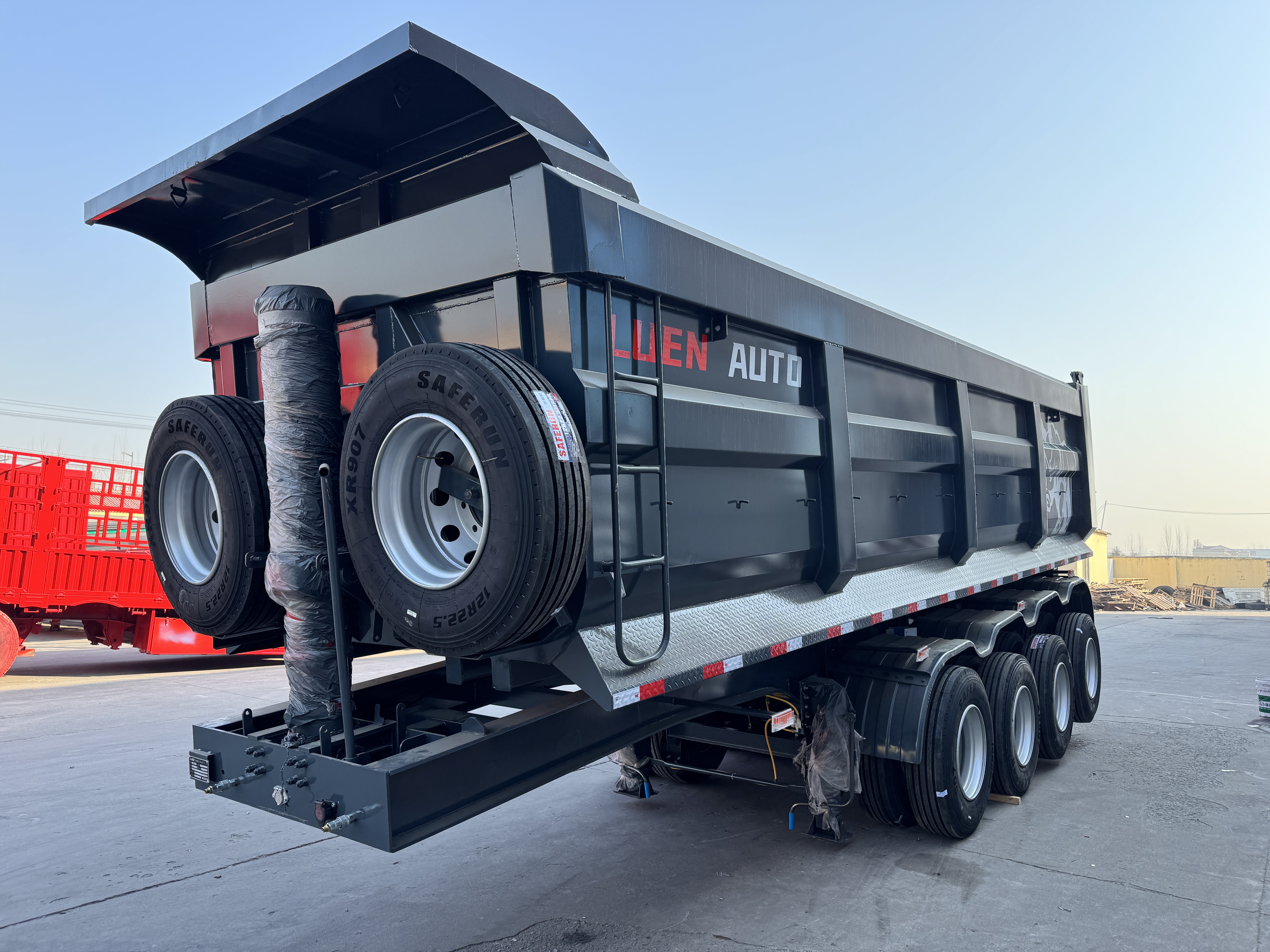Dump semi trailer