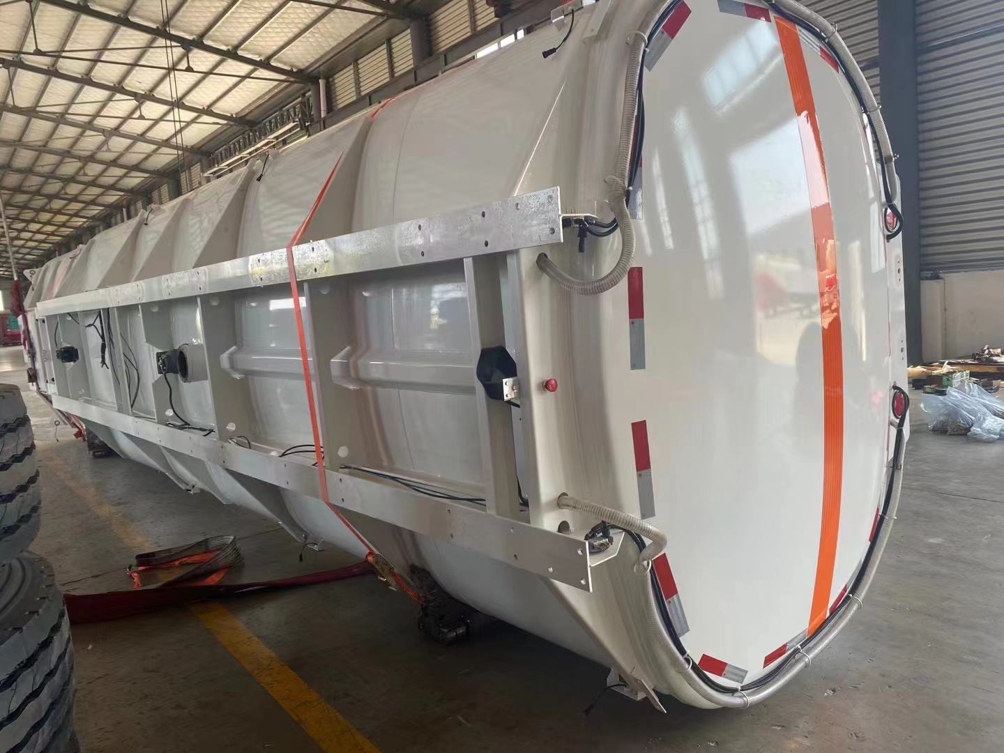 tank semi trailer