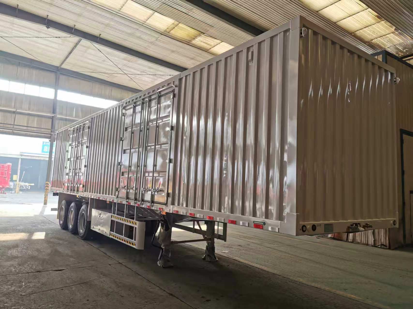 Container semi trailer