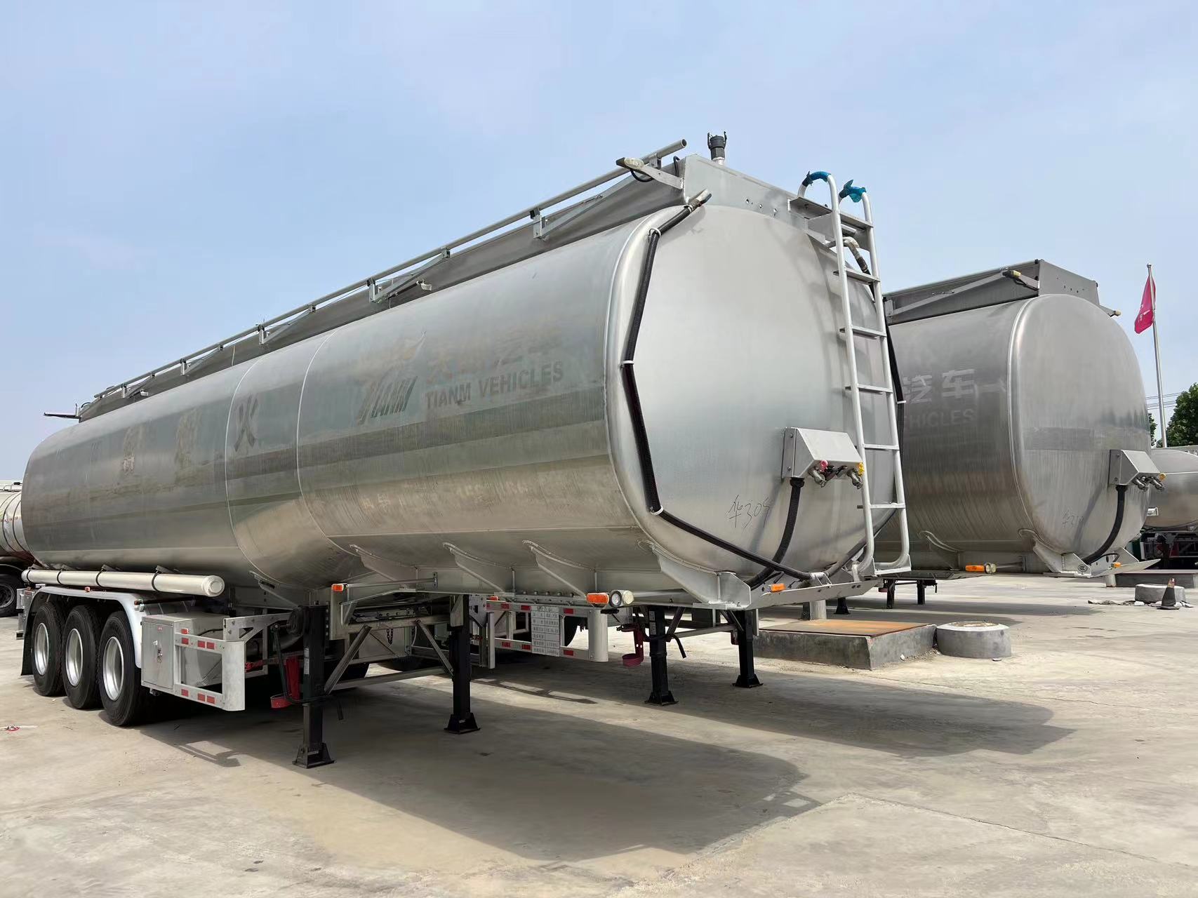 tank semi trailer