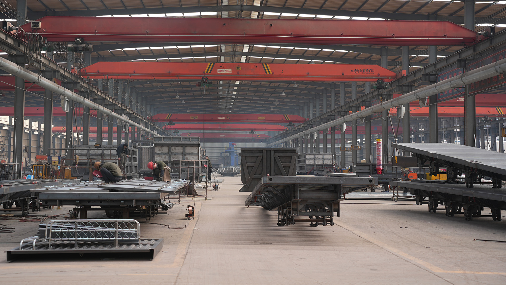 Workshop inside Luen Auto's semi trailer production line