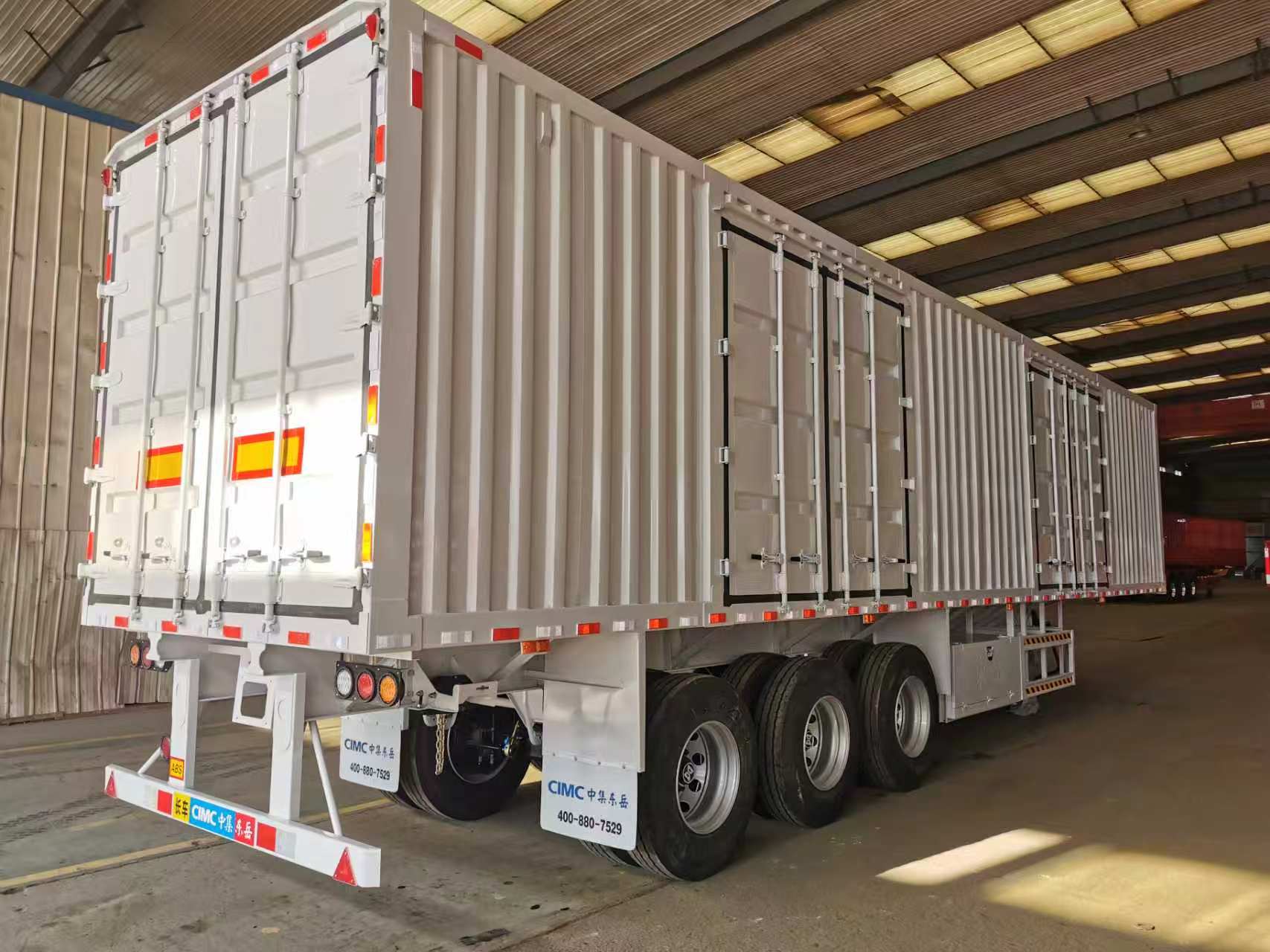 Container semi trailer