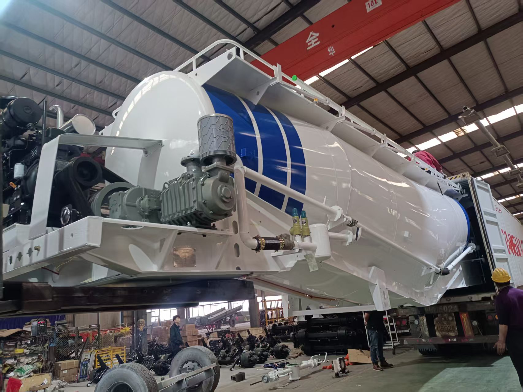Powder tank semi trailer