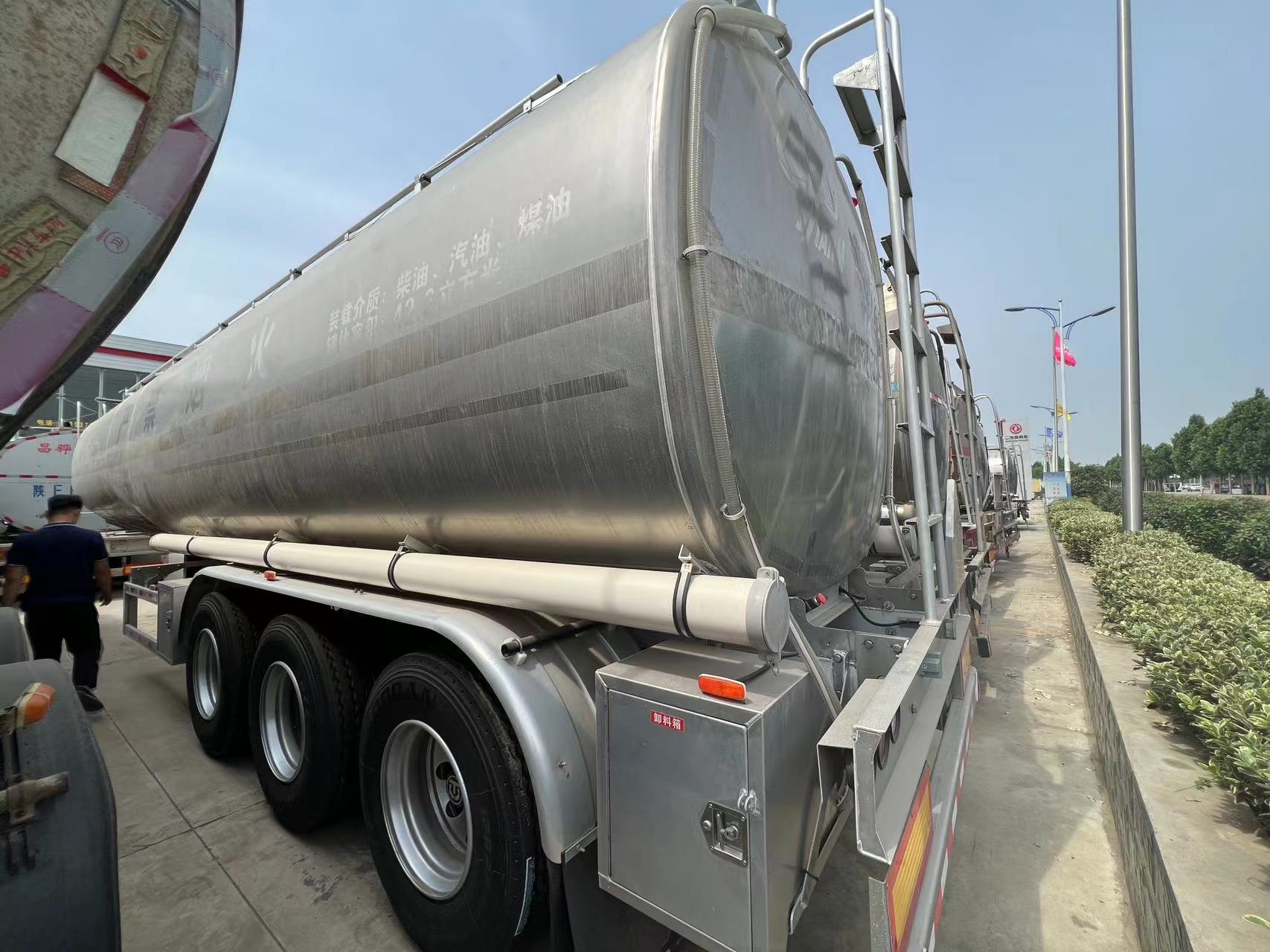tank semi trailer