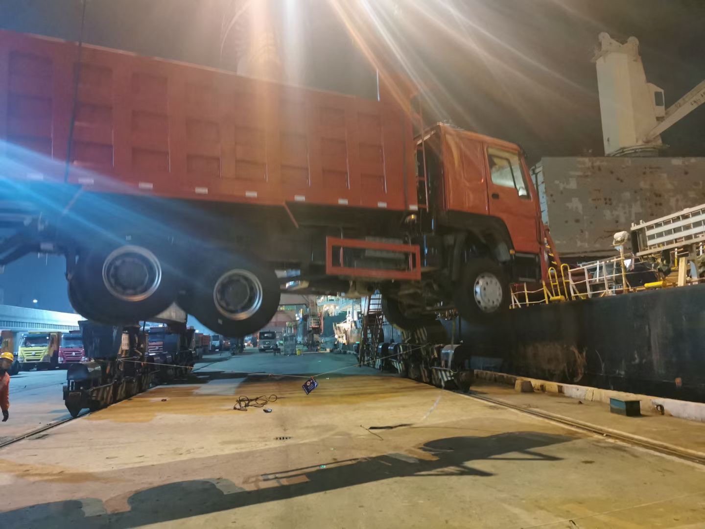 Sinotruk dump truck 