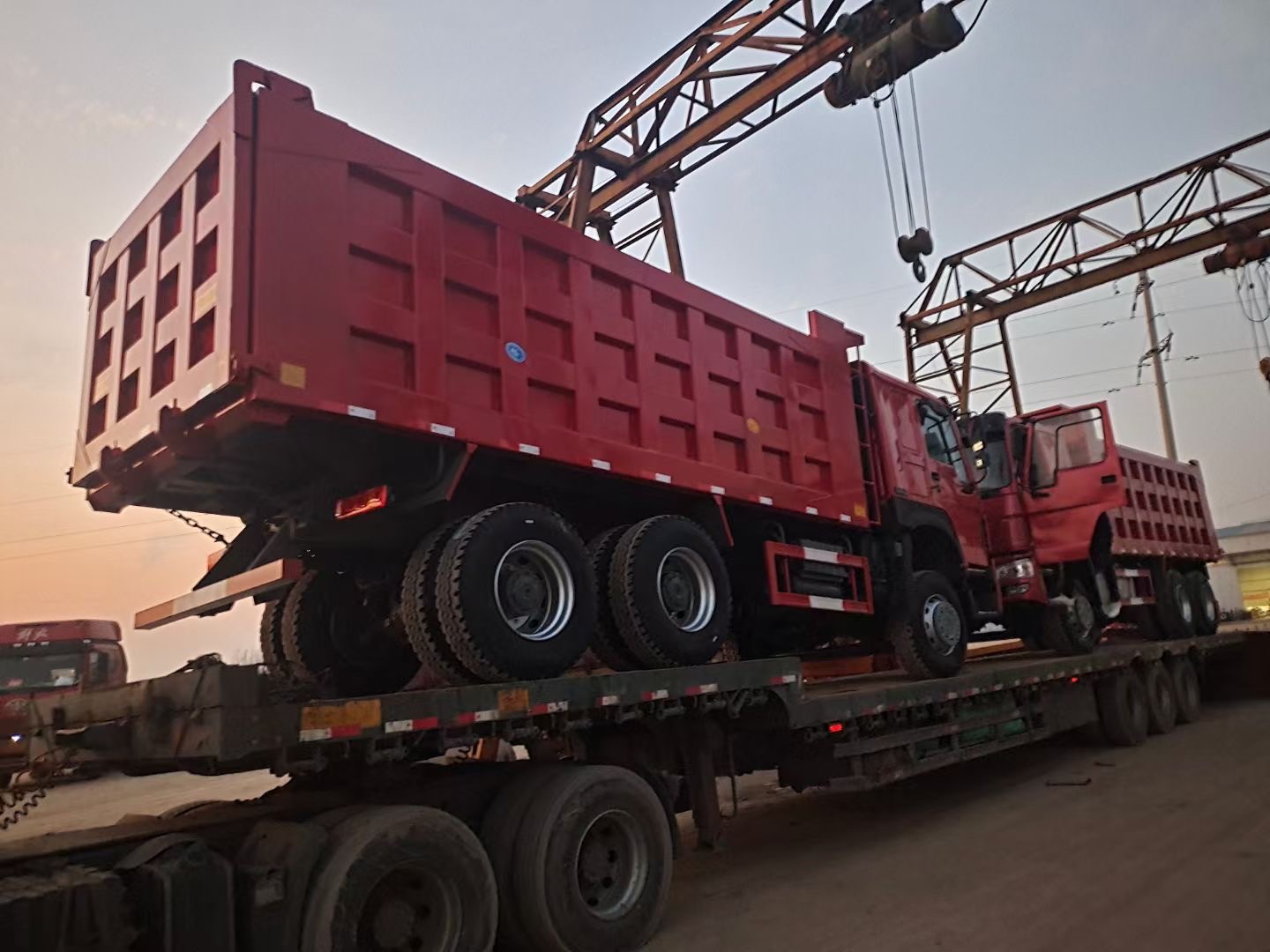 Sinotruk dump truck 