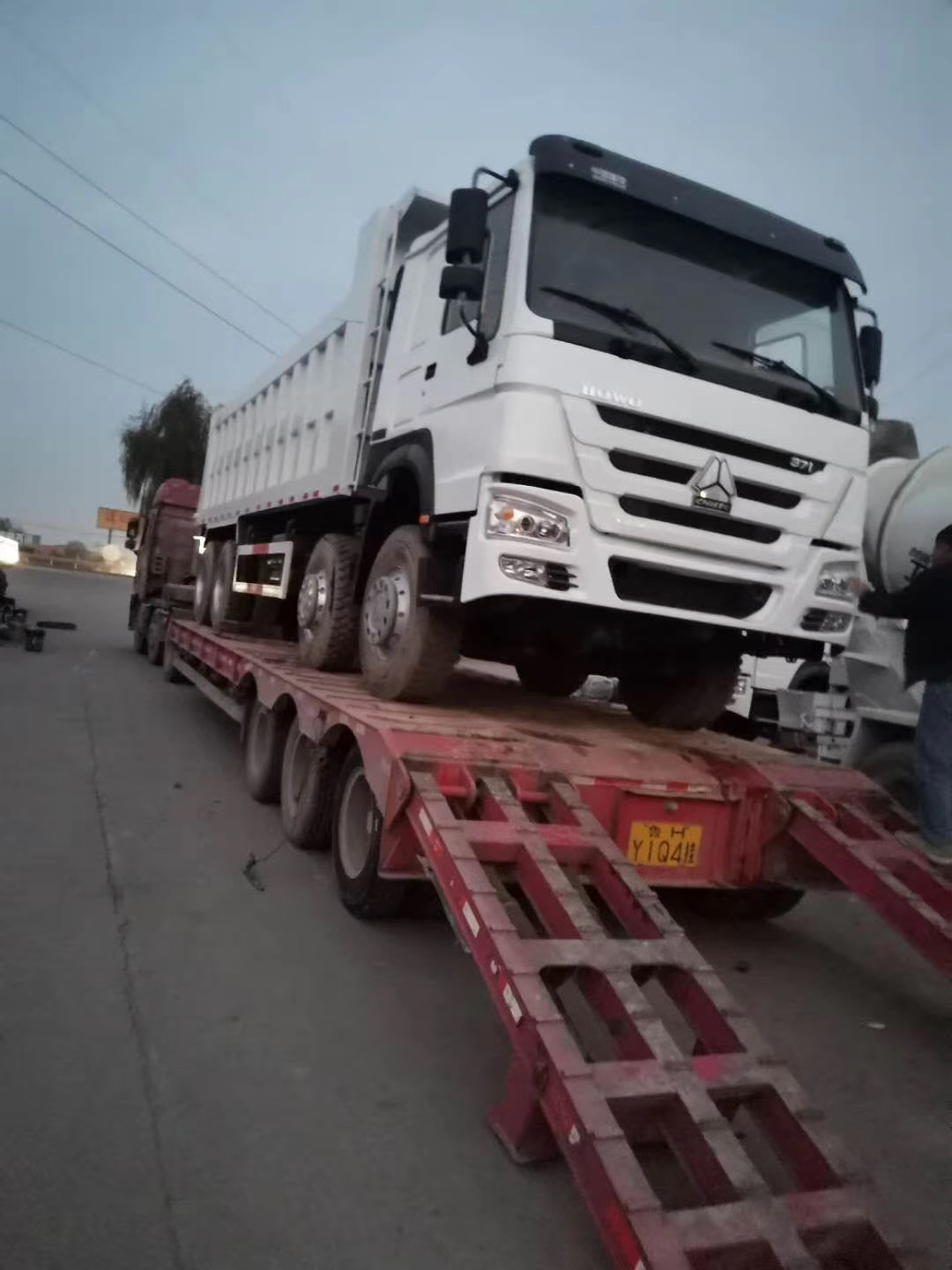 Sinotruk dump truck 