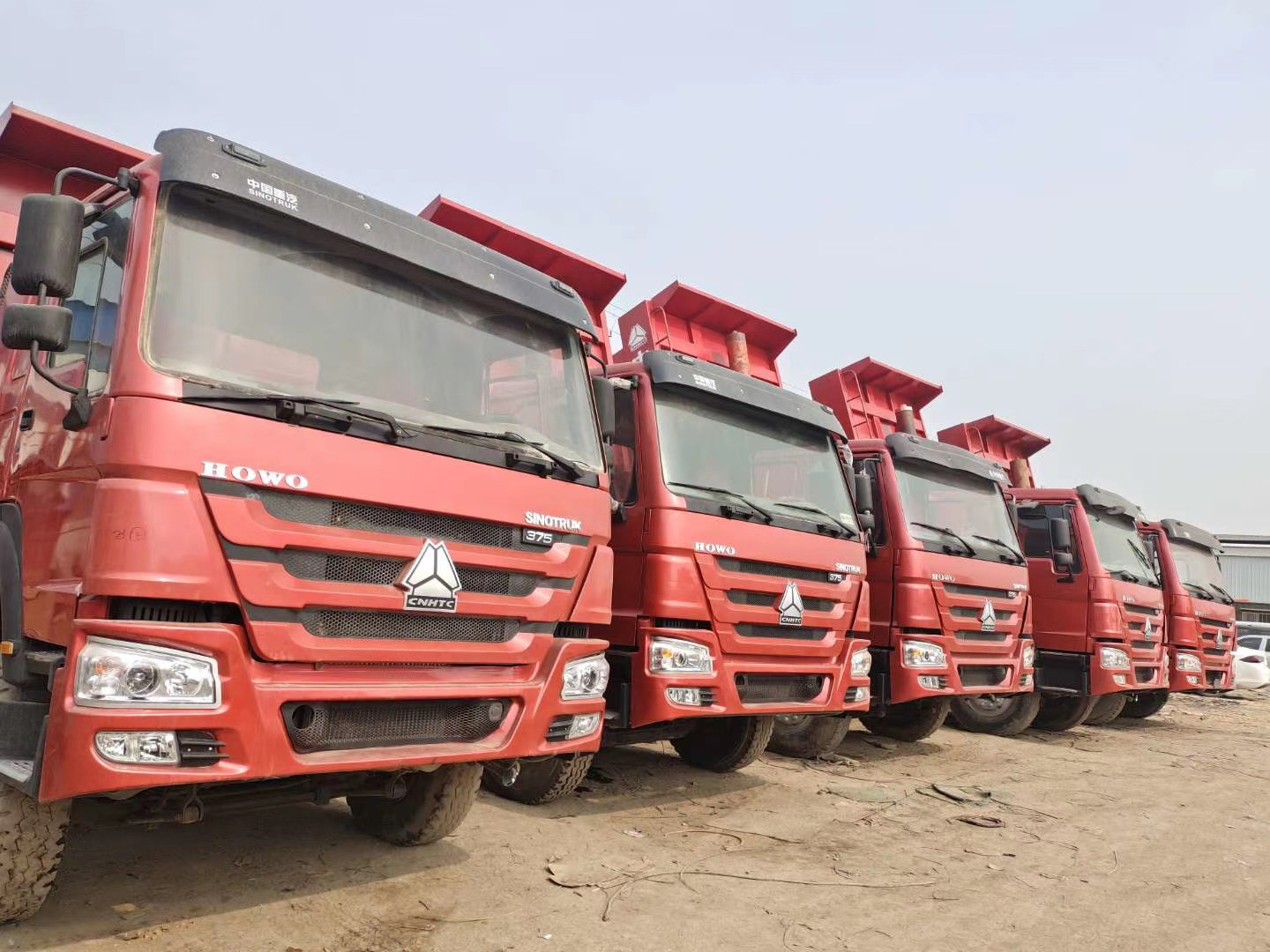 Sinotruk dump truck 