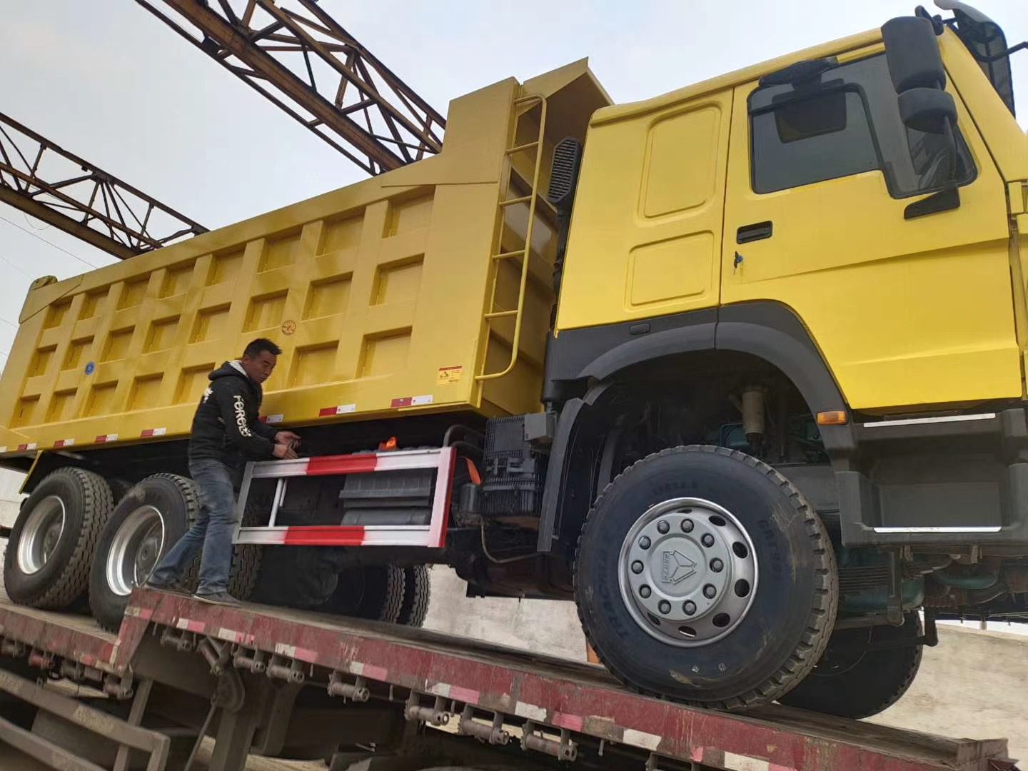 Sinotruk dump truck 