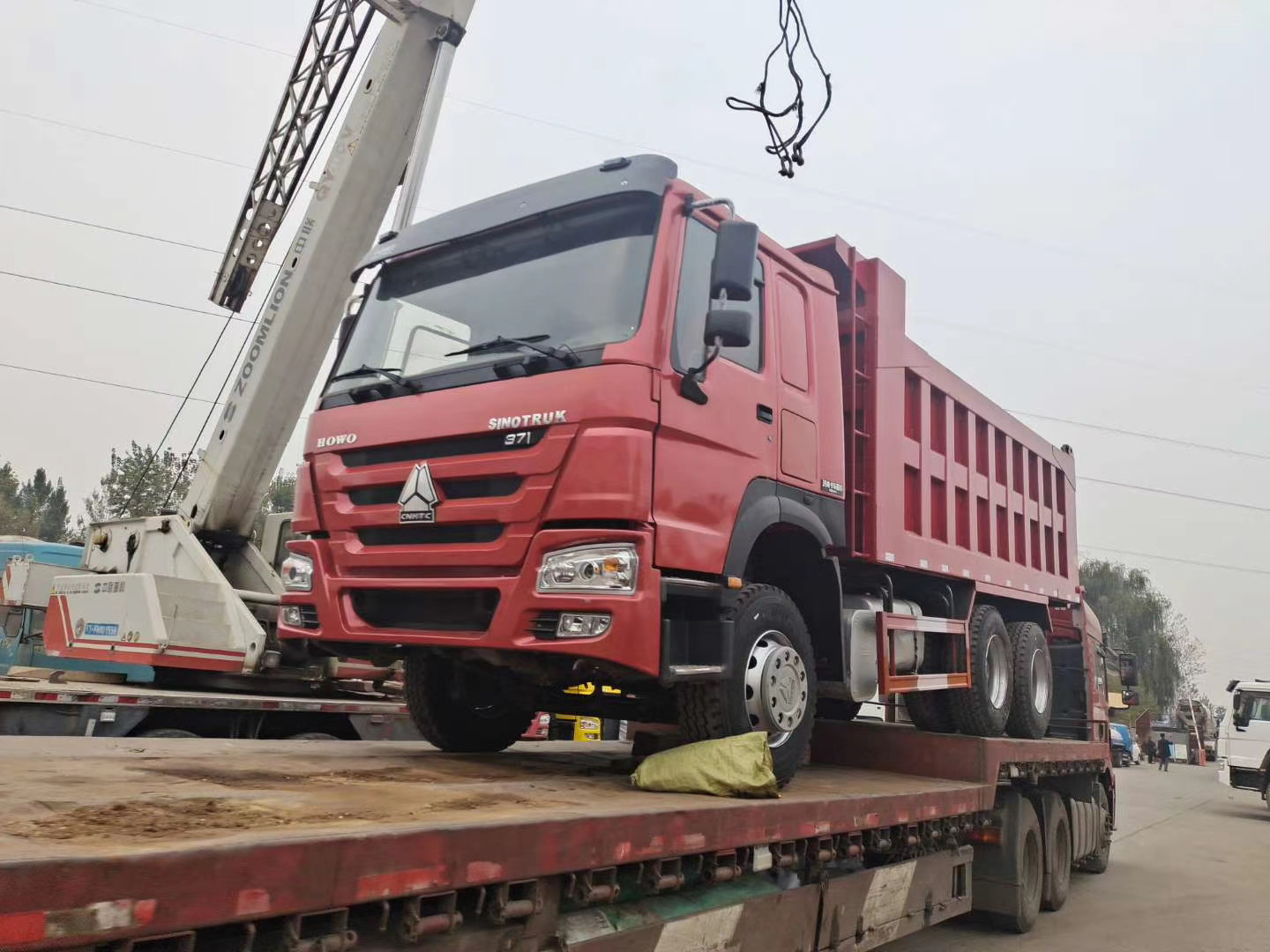 Sinotruk dump truck 