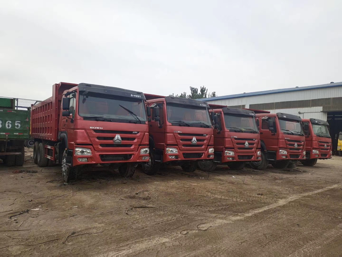 Sinotruk dump truck 