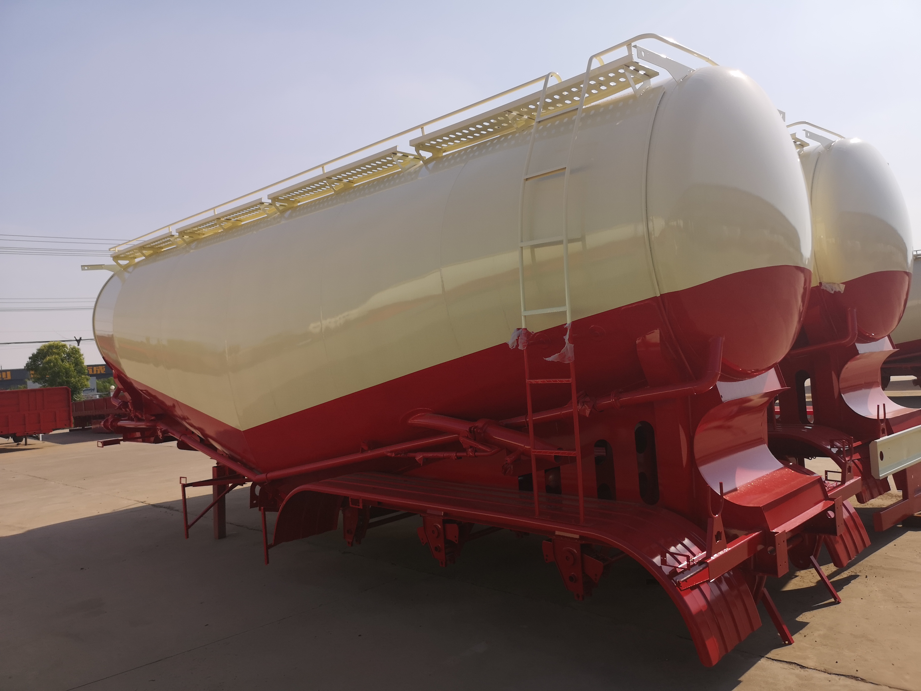 Powder tank semi trailer