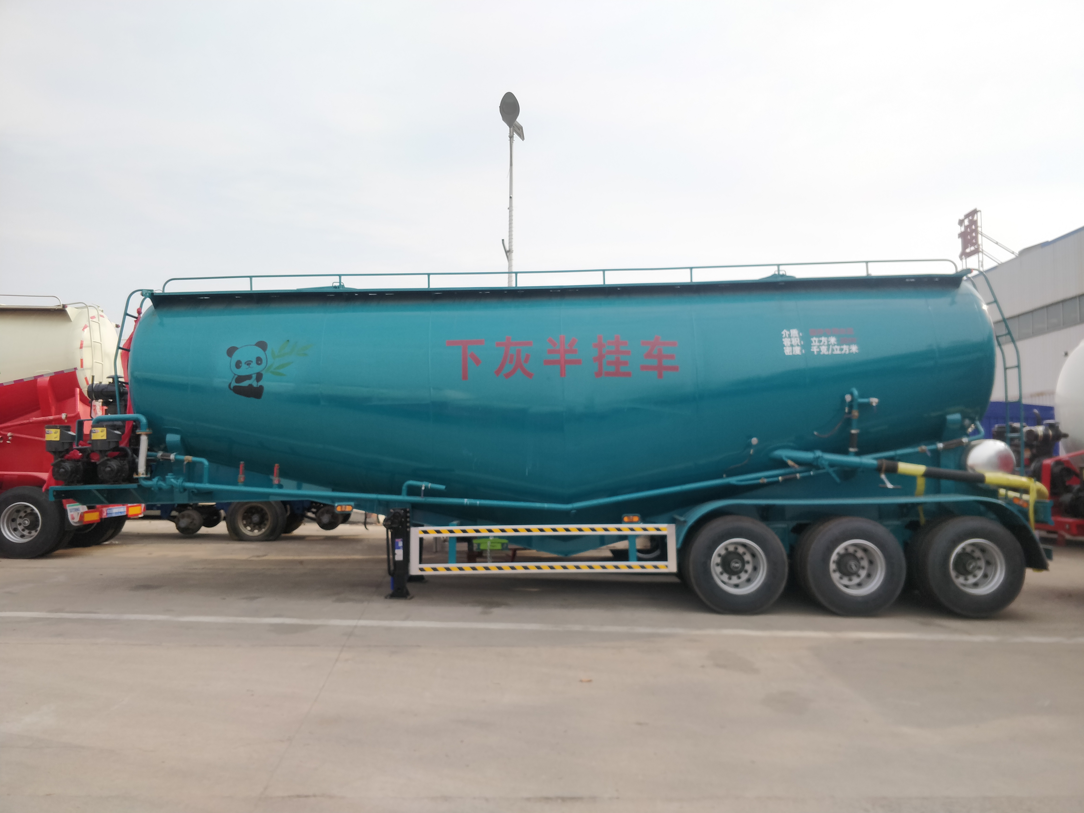 Powder tank semi trailer